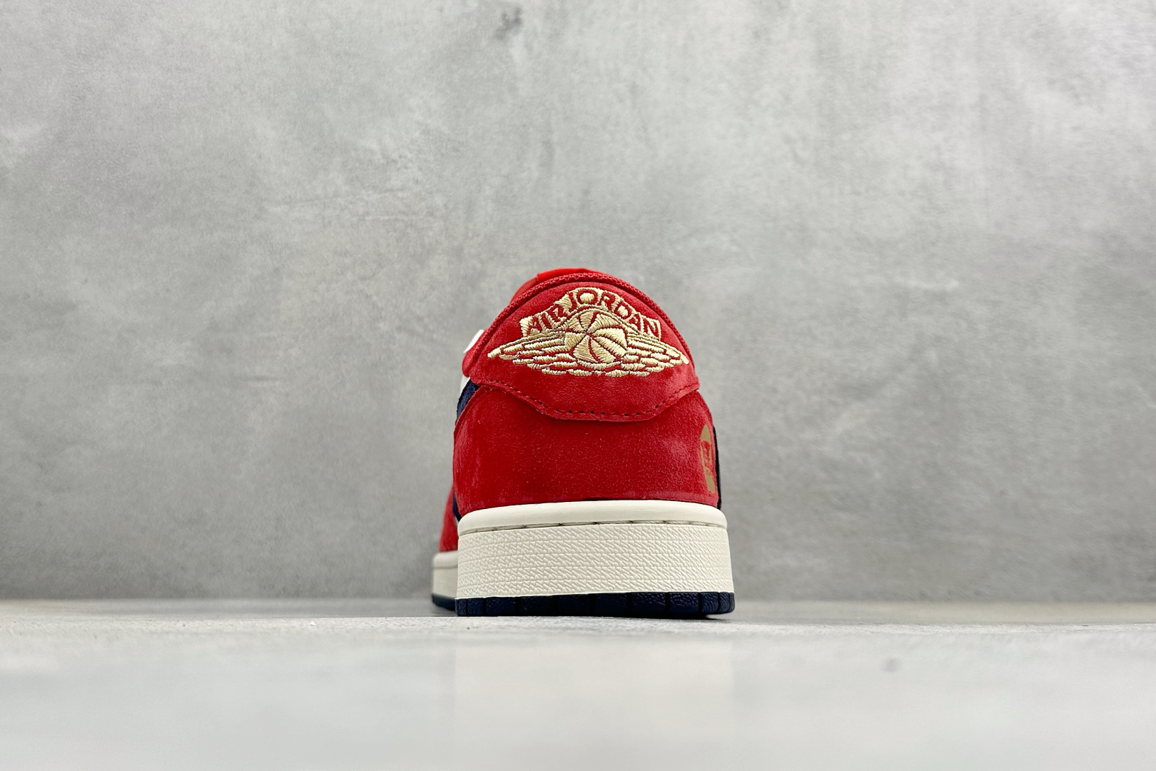 Air Jordan 1 Low AJ1 乔1 马年限定 高端定制 低帮倒钩复古篮球鞋 HG0026-024-Top High Quatity Cheap Sneakers Fashion Clothing Clothes Bags handbags Shoes of all Brand wholesale With The best Quality And Beautiful Price from China Factory Chinese suppliers wholesaler seller Air Jordan 1 Low AJ1 乔1 马年限定 高端定制 低帮倒钩复古篮球鞋 HG0026-024