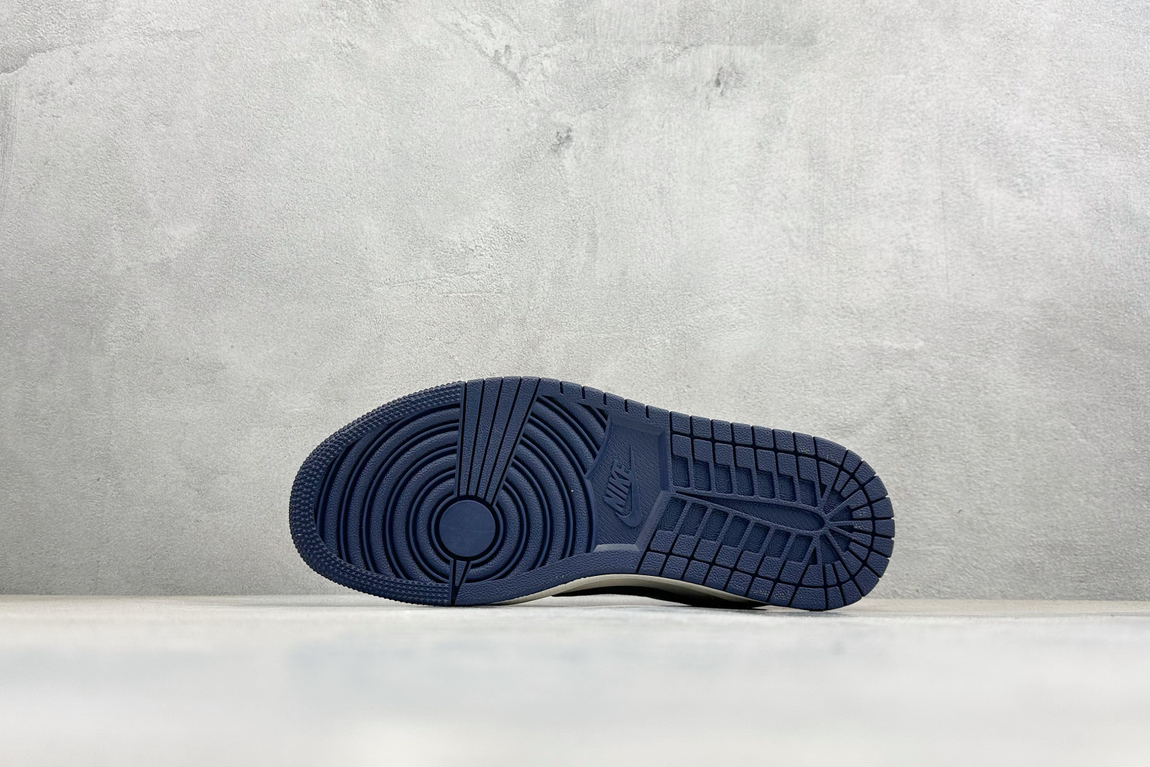 Air Jordan 1 Low AJ1 乔1 马年限定 高端定制 低帮倒钩复古篮球鞋 HG0026-024-Top High Quatity Cheap Sneakers Fashion Clothing Clothes Bags handbags Shoes of all Brand wholesale With The best Quality And Beautiful Price from China Factory Chinese suppliers wholesaler seller Air Jordan 1 Low AJ1 乔1 马年限定 高端定制 低帮倒钩复古篮球鞋 HG0026-024