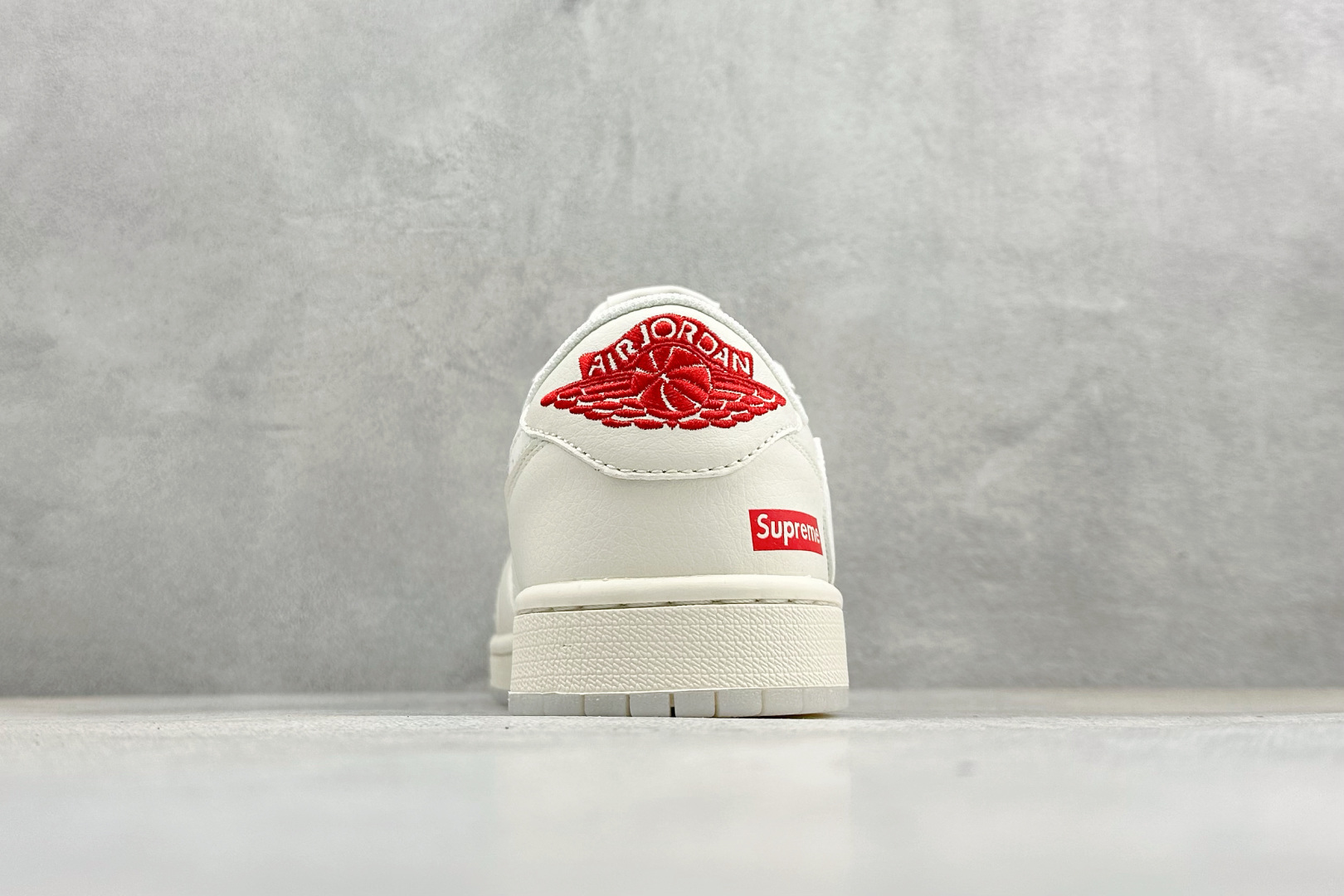 Air Jordan 1 Low AJ1 乔1 马年限定 高端定制 低帮倒钩复古篮球鞋 QW5288-139-Top High Quatity Cheap Sneakers Fashion Clothing Clothes Bags handbags Shoes of all Brand wholesale With The best Quality And Beautiful Price from China Factory Chinese suppliers wholesaler seller Air Jordan 1 Low AJ1 乔1 马年限定 高端定制 低帮倒钩复古篮球鞋 QW5288-139