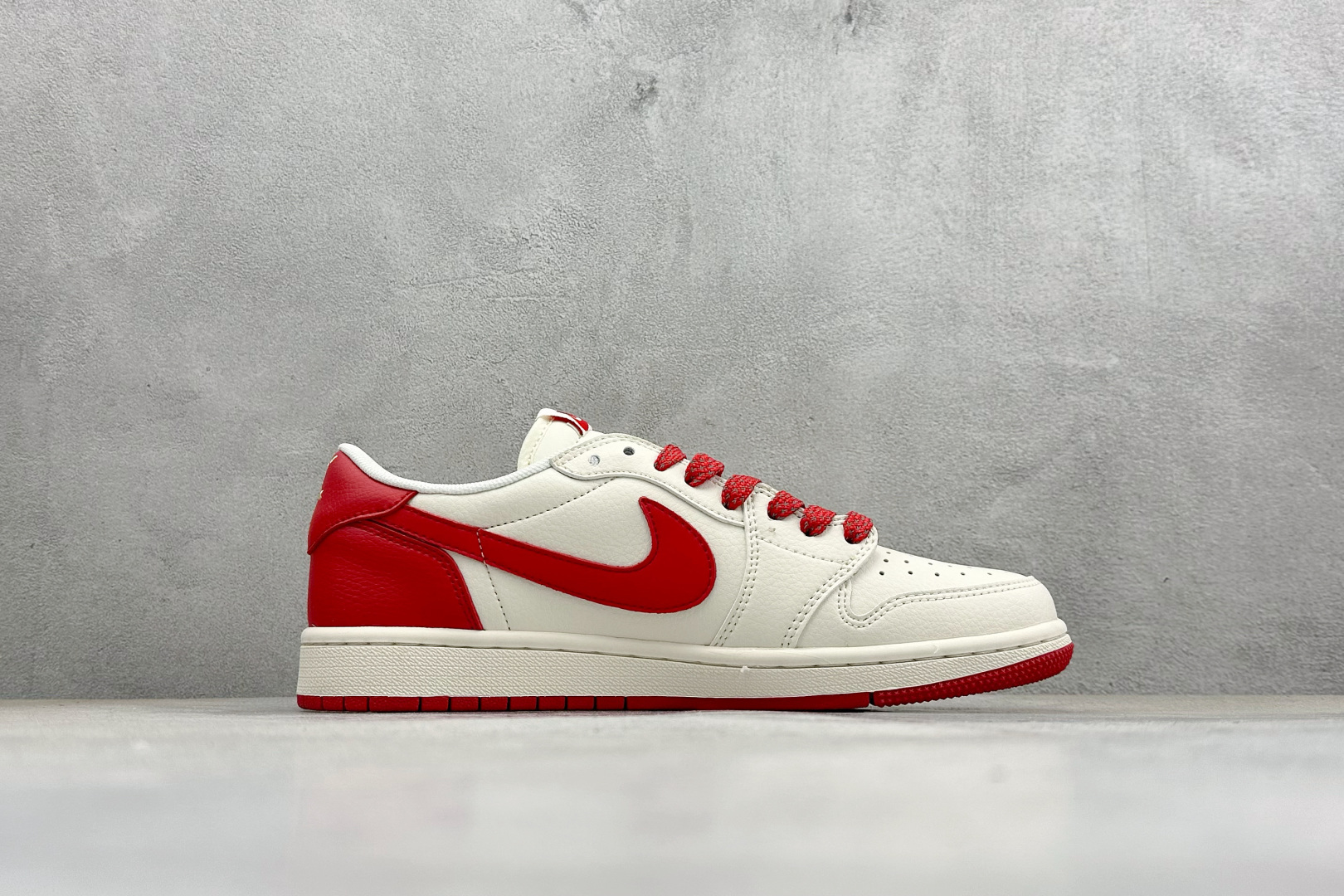 Air Jordan 1 Low AJ1 乔1 2026马年限定 高端定制 低帮倒钩复古篮球鞋 HG0026-021-Top High Quatity Cheap Sneakers Fashion Clothing Clothes Bags handbags Shoes of all Brand wholesale With The best Quality And Beautiful Price from China Factory Chinese suppliers wholesaler seller Air Jordan 1 Low AJ1 乔1 2026马年限定 高端定制 低帮倒钩复古篮球鞋 HG0026-021