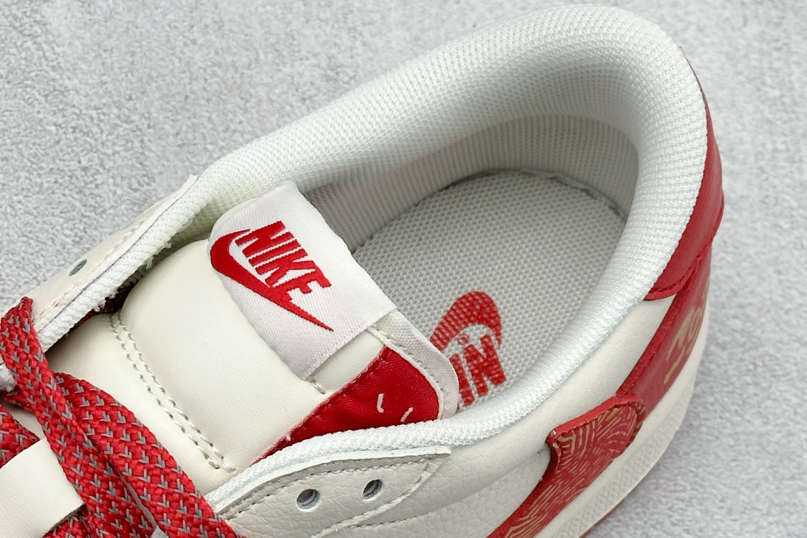Air Jordan 1 Low AJ1 乔1 2026马年限定 高端定制 低帮倒钩复古篮球鞋 HG0026-021-Top High Quatity Cheap Sneakers Fashion Clothing Clothes Bags handbags Shoes of all Brand wholesale With The best Quality And Beautiful Price from China Factory Chinese suppliers wholesaler seller Air Jordan 1 Low AJ1 乔1 2026马年限定 高端定制 低帮倒钩复古篮球鞋 HG0026-021