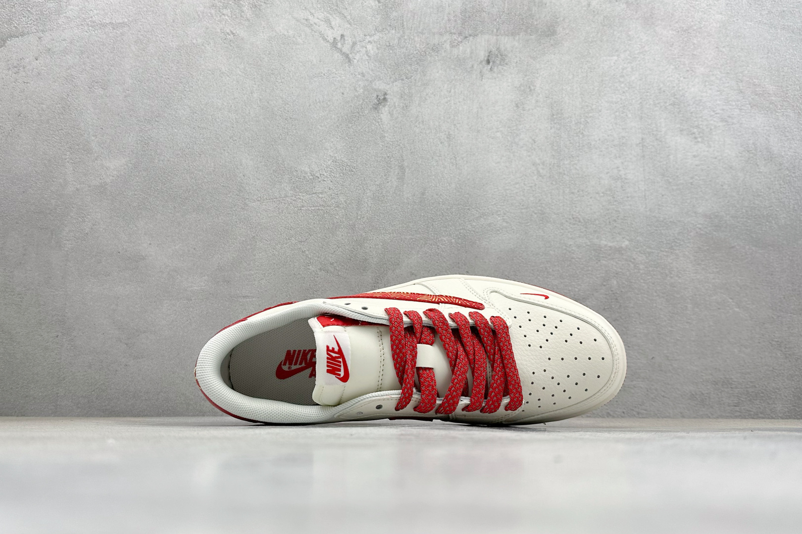 Air Jordan 1 Low AJ1 乔1 2026马年限定 高端定制 低帮倒钩复古篮球鞋 HG0026-021-Top High Quatity Cheap Sneakers Fashion Clothing Clothes Bags handbags Shoes of all Brand wholesale With The best Quality And Beautiful Price from China Factory Chinese suppliers wholesaler seller Air Jordan 1 Low AJ1 乔1 2026马年限定 高端定制 低帮倒钩复古篮球鞋 HG0026-021