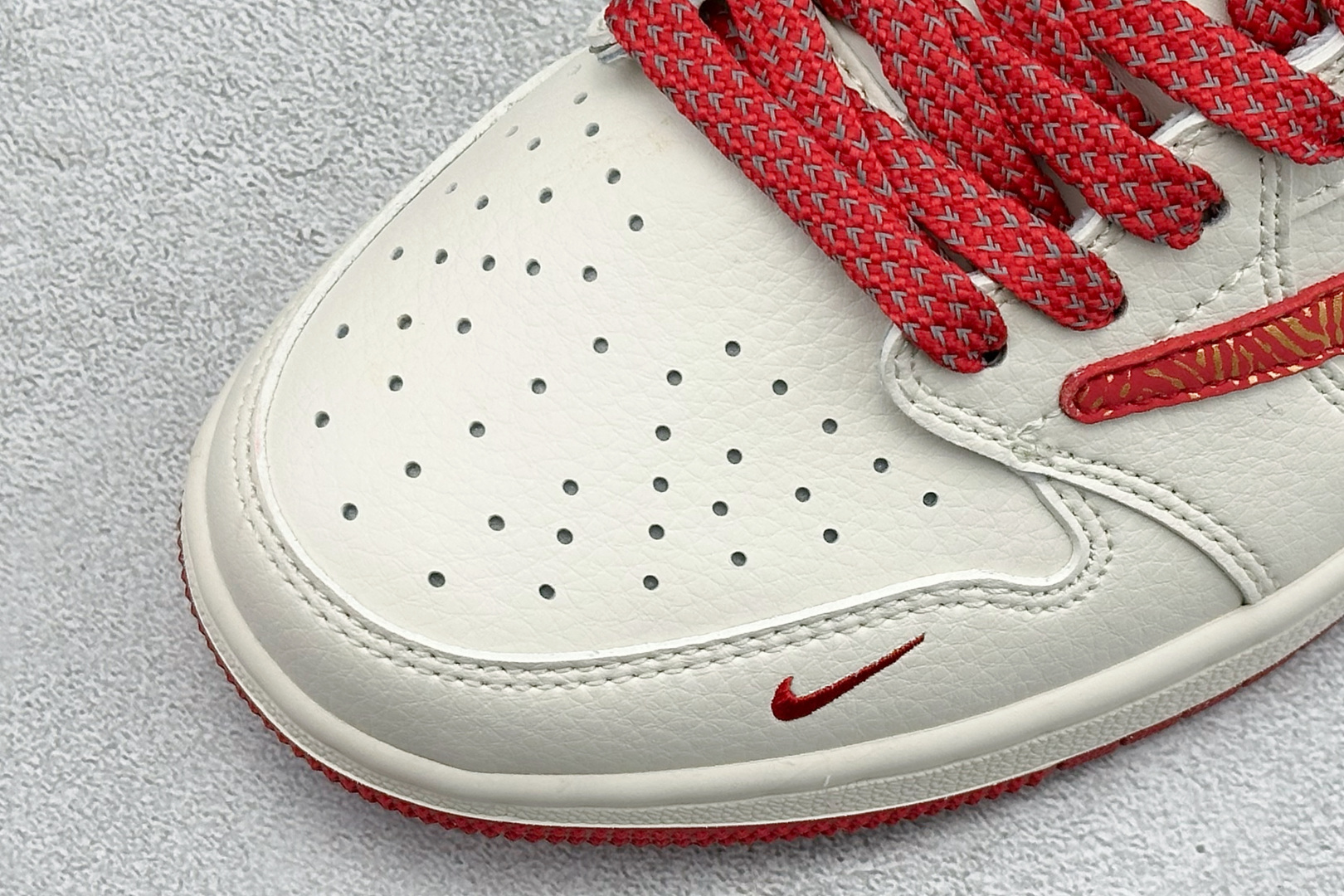 Air Jordan 1 Low AJ1 乔1 2026马年限定 高端定制 低帮倒钩复古篮球鞋 HG0026-021-Top High Quatity Cheap Sneakers Fashion Clothing Clothes Bags handbags Shoes of all Brand wholesale With The best Quality And Beautiful Price from China Factory Chinese suppliers wholesaler seller Air Jordan 1 Low AJ1 乔1 2026马年限定 高端定制 低帮倒钩复古篮球鞋 HG0026-021