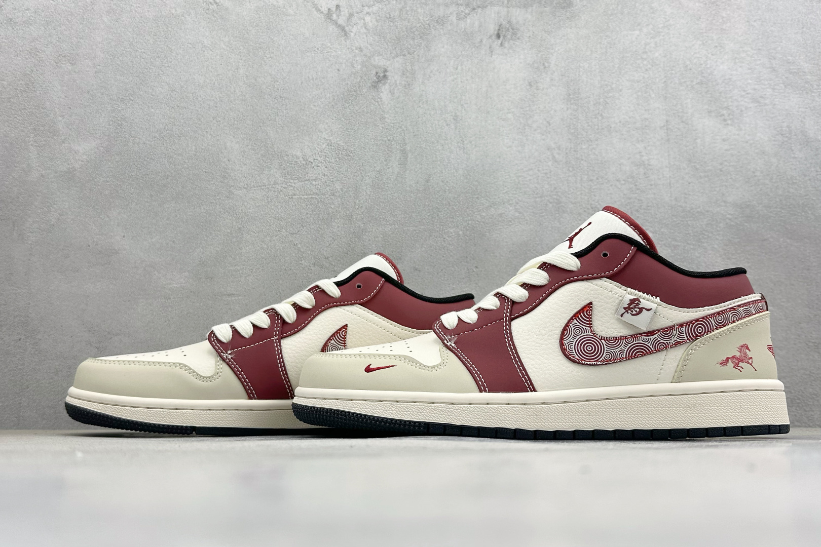 Air Jordan 1 Low AJ1 乔1 马年限定 高端定制 低帮复古篮球鞋 JJ5908-004-Top High Quatity Cheap Sneakers Fashion Clothing Clothes Bags handbags Shoes of all Brand wholesale With The best Quality And Beautiful Price from China Factory Chinese suppliers wholesaler seller Air Jordan 1 Low AJ1 乔1 马年限定 高端定制 低帮复古篮球鞋 JJ5908-004