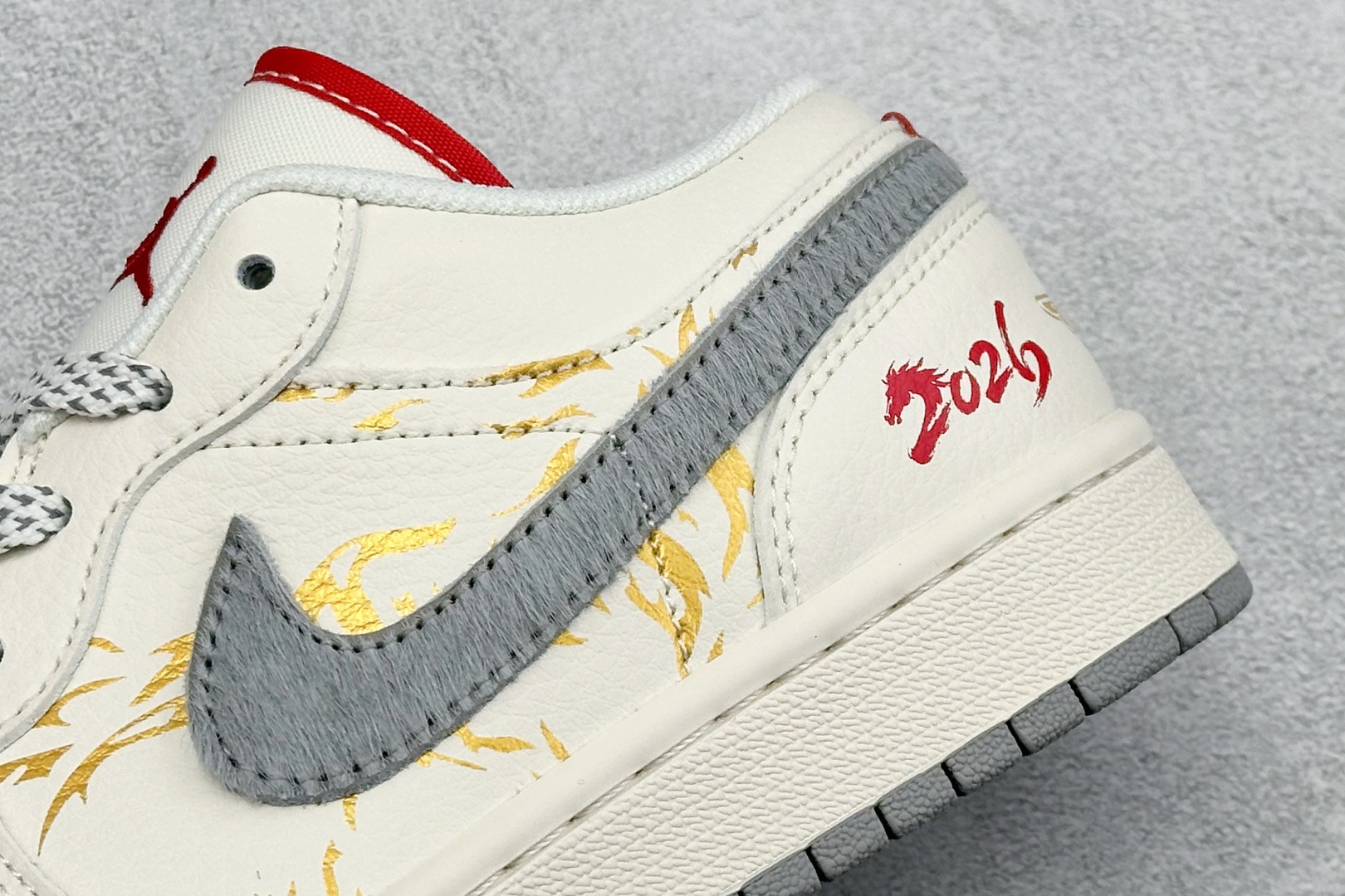 260 Air Jordan 1 Low AJ1 乔1 2026马年限定 高端定制 低帮复古篮球鞋 HT5088-642-Chinese UA Cheap High Quatity Brand Clothes Bags handbags Sneakers wholesale wholesaler seller from China Factory suppliers Fashion Clothing Shoes best Quality Beautiful Price 260 Air Jordan 1 Low AJ1 乔1 2026马年限定 高端定制 低帮复古篮球鞋 HT5088-642