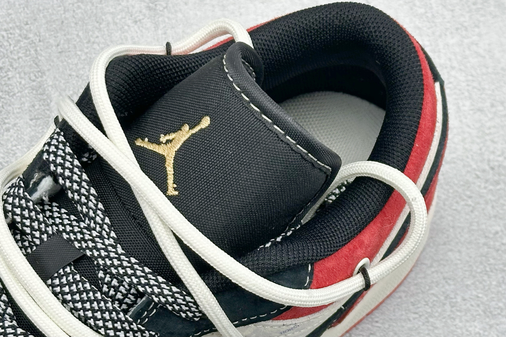 马年炸街AJ限定 AIR JORDAN 1 黑红撞色自带高街气场 HT5088-645-Top High Quatity Cheap Sneakers Fashion Clothing Clothes Bags handbags Shoes of all Brand wholesale With The best Quality And Beautiful Price from China Factory Chinese suppliers wholesaler seller 马年炸街AJ限定 AIR JORDAN 1 黑红撞色自带高街气场 HT5088-645