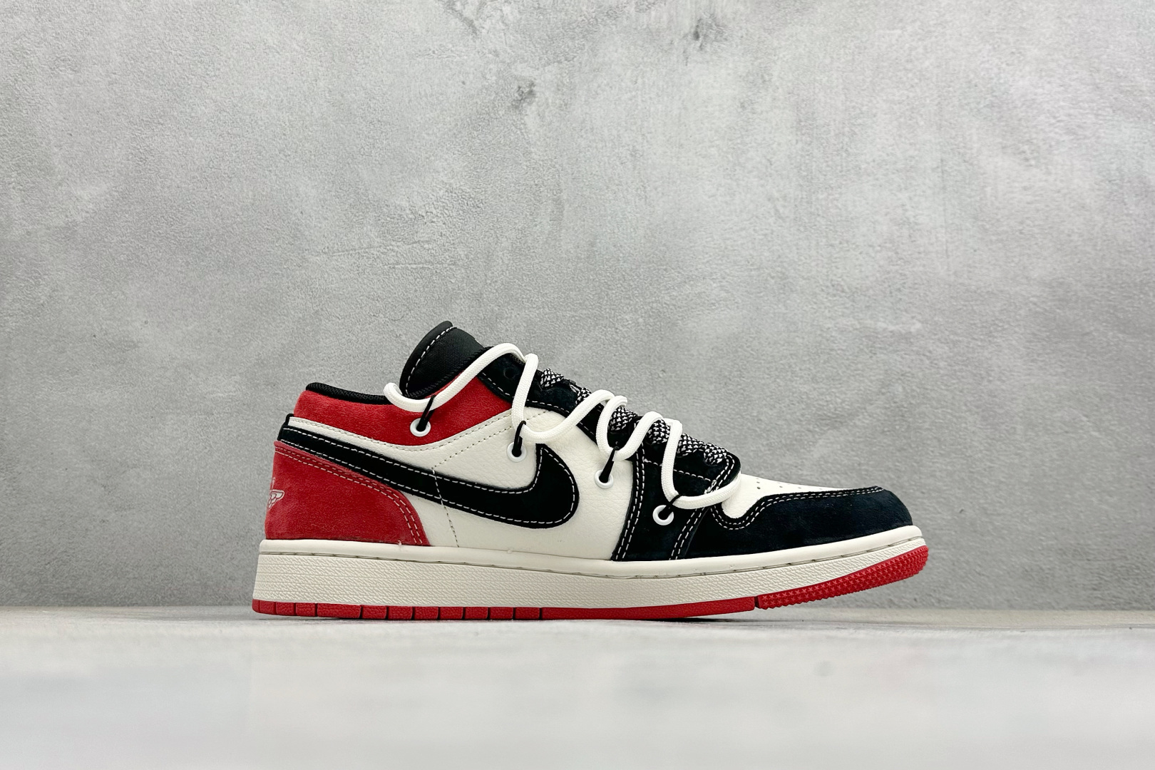 马年炸街AJ限定 AIR JORDAN 1 黑红撞色自带高街气场 HT5088-645-Top High Quatity Cheap Sneakers Fashion Clothing Clothes Bags handbags Shoes of all Brand wholesale With The best Quality And Beautiful Price from China Factory Chinese suppliers wholesaler seller 马年炸街AJ限定 AIR JORDAN 1 黑红撞色自带高街气场 HT5088-645