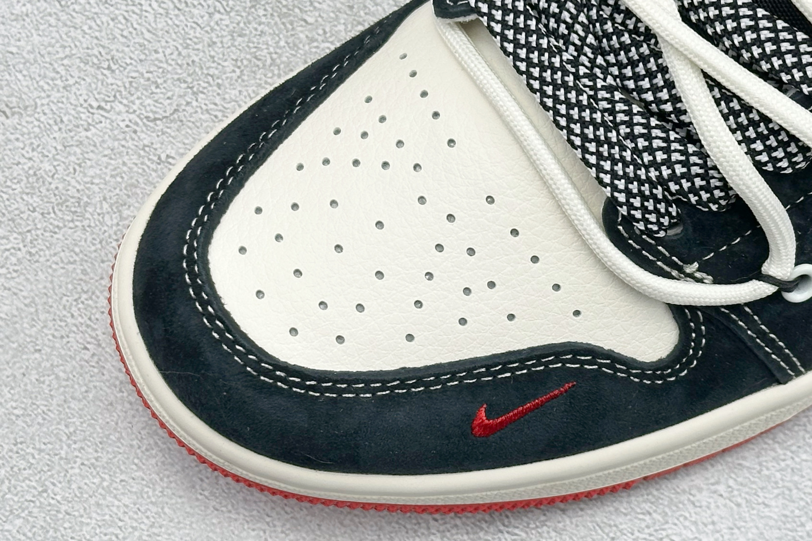 马年炸街AJ限定 AIR JORDAN 1 黑红撞色自带高街气场 HT5088-645-Top High Quatity Cheap Sneakers Fashion Clothing Clothes Bags handbags Shoes of all Brand wholesale With The best Quality And Beautiful Price from China Factory Chinese suppliers wholesaler seller 马年炸街AJ限定 AIR JORDAN 1 黑红撞色自带高街气场 HT5088-645
