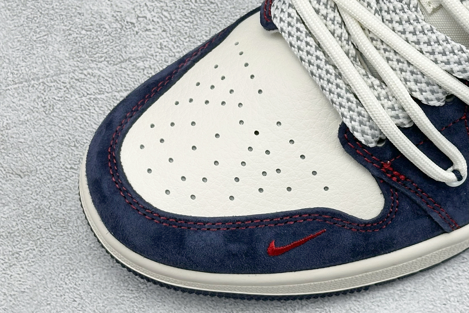 马年炸街AJ限定 AIR JORDAN 1 黑红撞色自带高街气场 HT5088-643-Top High Quatity Cheap Sneakers Fashion Clothing Clothes Bags handbags Shoes of all Brand wholesale With The best Quality And Beautiful Price from China Factory Chinese suppliers wholesaler seller 马年炸街AJ限定 AIR JORDAN 1 黑红撞色自带高街气场 HT5088-643