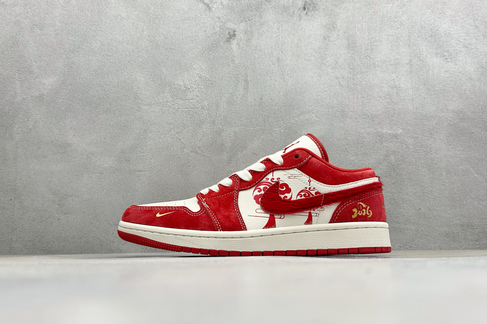 270 Air Jordan 1 Low AJ1 乔1 2026马年限定 高端定制 低帮复古篮球鞋 MZ9588-847-Chinese UA Cheap High Quatity Brand Clothes Bags handbags Sneakers wholesale wholesaler seller from China Factory suppliers Fashion Clothing Shoes best Quality Beautiful Price 270 Air Jordan 1 Low AJ1 乔1 2026马年限定 高端定制 低帮复古篮球鞋 MZ9588-847