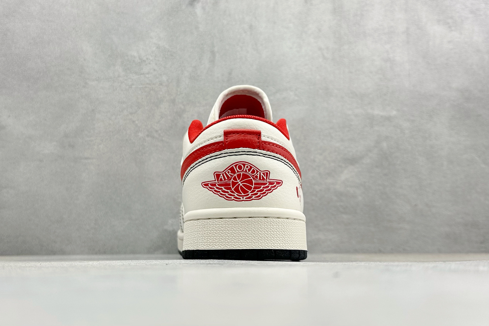 Air Jordan 1 Low AJ1 乔1 马年限定 高端定制 低帮复古篮球鞋 MZ9588-839-Top High Quatity Cheap Sneakers Fashion Clothing Clothes Bags handbags Shoes of all Brand wholesale With The best Quality And Beautiful Price from China Factory Chinese suppliers wholesaler seller Air Jordan 1 Low AJ1 乔1 马年限定 高端定制 低帮复古篮球鞋 MZ9588-839