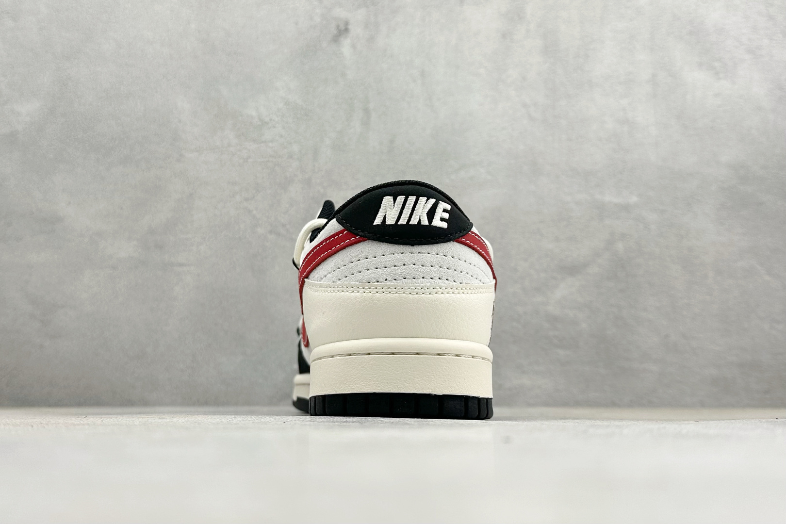 Nike Dunk Low Retro 马年限定 绑带周年高端定制 低帮休闲板鞋 CX5050-Y73-Top High Quatity Cheap Sneakers Fashion Clothing Clothes Bags handbags Shoes of all Brand wholesale With The best Quality And Beautiful Price from China Factory Chinese suppliers wholesaler seller Nike Dunk Low Retro 马年限定 绑带周年高端定制 低帮休闲板鞋 CX5050-Y73