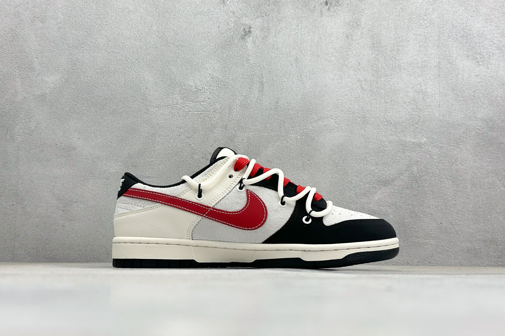 Nike Dunk Low Retro 马年限定 绑带周年高端定制 低帮休闲板鞋 CX5050-Y73-Top High Quatity Cheap Sneakers Fashion Clothing Clothes Bags handbags Shoes of all Brand wholesale With The best Quality And Beautiful Price from China Factory Chinese suppliers wholesaler seller Nike Dunk Low Retro 马年限定 绑带周年高端定制 低帮休闲板鞋 CX5050-Y73