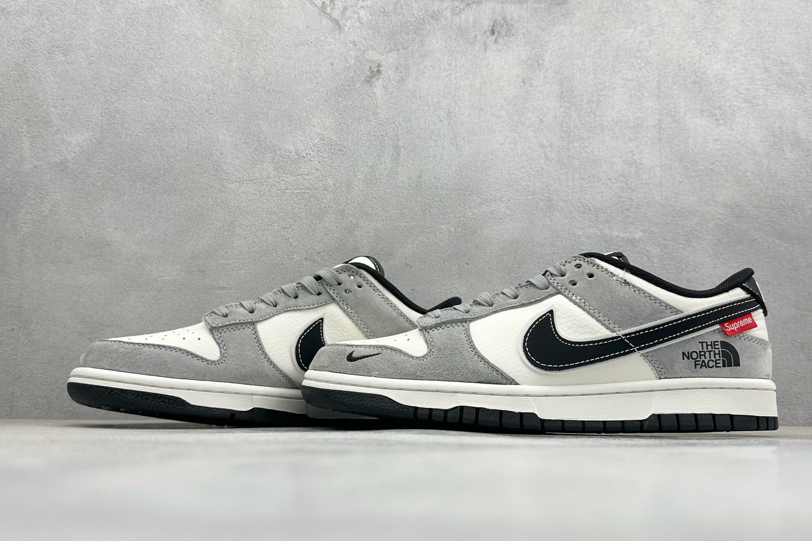 Nike Dunk Low Retro 北面联名 周年高端定制 低帮休闲板鞋 XZ5899-106-Top High Quatity Cheap Sneakers Fashion Clothing Clothes Bags handbags Shoes of all Brand wholesale With The best Quality And Beautiful Price from China Factory Chinese suppliers wholesaler seller Nike Dunk Low Retro 北面联名 周年高端定制 低帮休闲板鞋 XZ5899-106