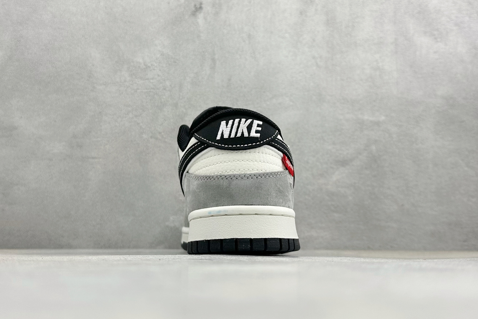 Nike Dunk Low Retro 北面联名 周年高端定制 低帮休闲板鞋 XZ5899-106-Top High Quatity Cheap Sneakers Fashion Clothing Clothes Bags handbags Shoes of all Brand wholesale With The best Quality And Beautiful Price from China Factory Chinese suppliers wholesaler seller Nike Dunk Low Retro 北面联名 周年高端定制 低帮休闲板鞋 XZ5899-106