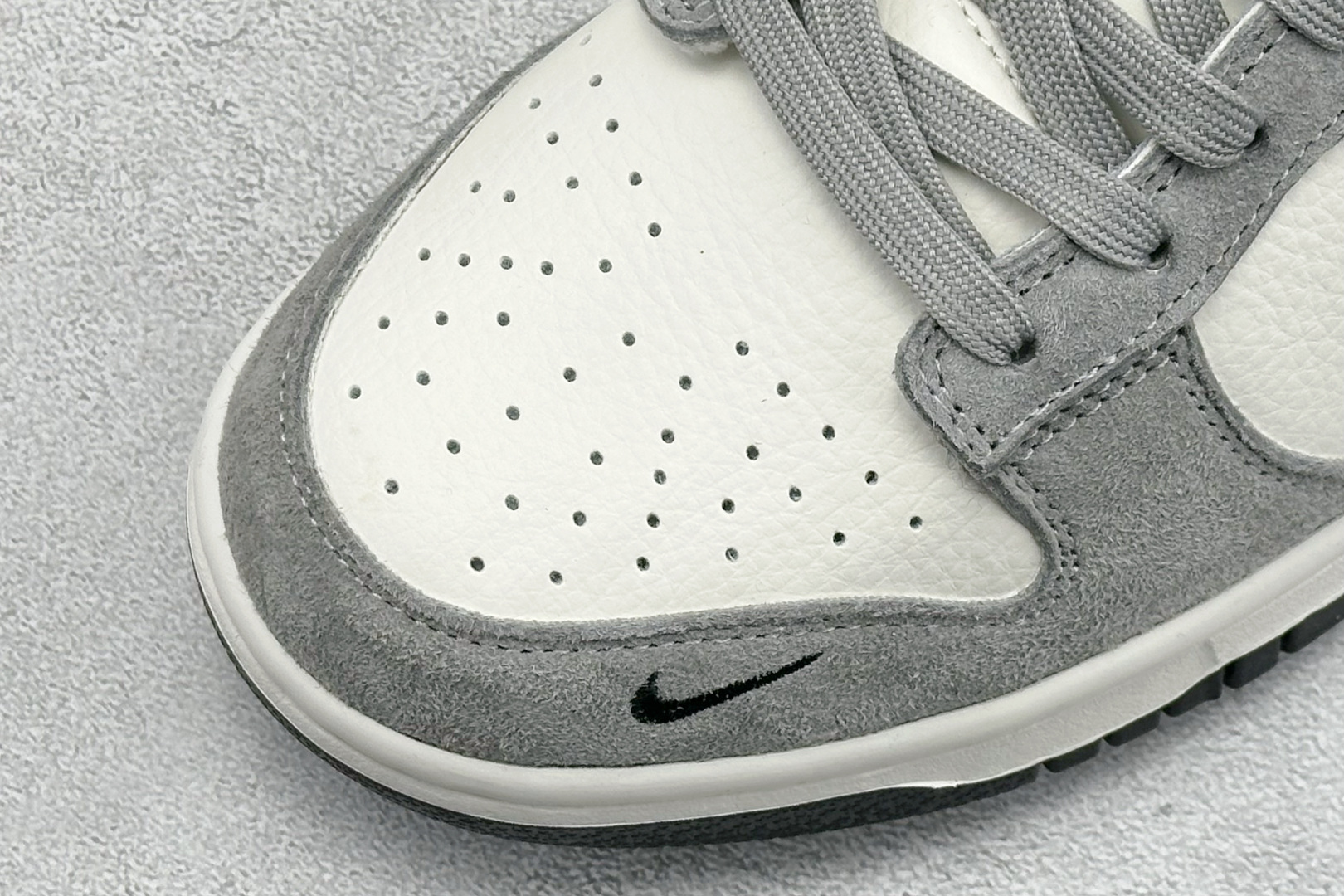 Nike Dunk Low Retro 北面联名 周年高端定制 低帮休闲板鞋 XZ5899-106-Top High Quatity Cheap Sneakers Fashion Clothing Clothes Bags handbags Shoes of all Brand wholesale With The best Quality And Beautiful Price from China Factory Chinese suppliers wholesaler seller Nike Dunk Low Retro 北面联名 周年高端定制 低帮休闲板鞋 XZ5899-106