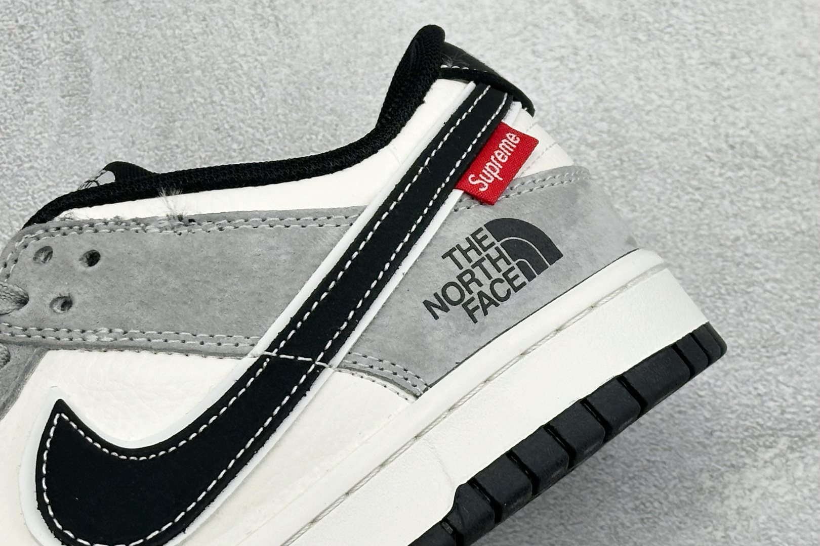 Nike Dunk Low Retro 北面联名 周年高端定制 低帮休闲板鞋 XZ5899-106-Top High Quatity Cheap Sneakers Fashion Clothing Clothes Bags handbags Shoes of all Brand wholesale With The best Quality And Beautiful Price from China Factory Chinese suppliers wholesaler seller Nike Dunk Low Retro 北面联名 周年高端定制 低帮休闲板鞋 XZ5899-106