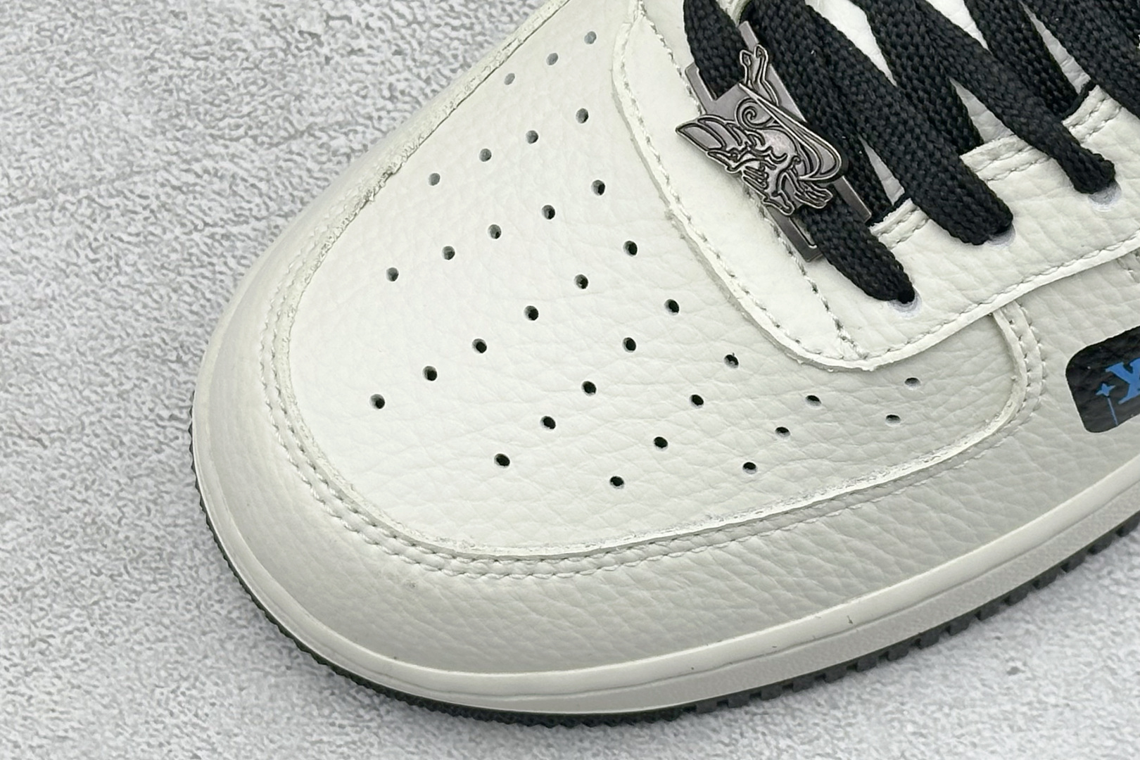 SC版NIke Air Force 1 '07 Low “LV 联名--白黑印花” 空军一号低帮 XY9025-013-Top High Quatity Cheap Sneakers Fashion Clothing Clothes Bags handbags Shoes of all Brand wholesale With The best Quality And Beautiful Price from China Factory Chinese suppliers wholesaler seller SC版NIke Air Force 1 '07 Low “LV 联名--白黑印花” 空军一号低帮 XY9025-013