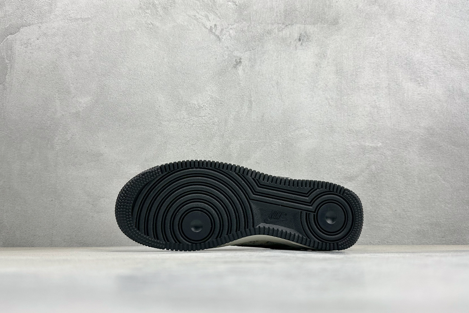 SC版NIke Air Force 1 '07 Low “LV 联名--白黑印花” 空军一号低帮 XY9025-013-Top High Quatity Cheap Sneakers Fashion Clothing Clothes Bags handbags Shoes of all Brand wholesale With The best Quality And Beautiful Price from China Factory Chinese suppliers wholesaler seller SC版NIke Air Force 1 '07 Low “LV 联名--白黑印花” 空军一号低帮 XY9025-013