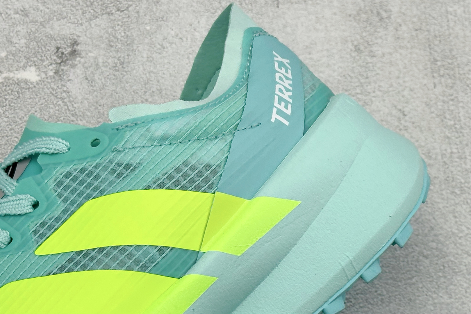 Adidas Terrex Agravic Speedult 2 阿迪超轻透气缓震跑鞋 三叶草清风系列 网面透气鞋面 穿孔气垫 JS3526-Top High Quatity Cheap Sneakers Fashion Clothing Clothes Bags handbags Shoes of all Brand wholesale With The best Quality And Beautiful Price from China Factory Chinese suppliers wholesaler seller Adidas Terrex Agravic Speedult 2 阿迪超轻透气缓震跑鞋 三叶草清风系列 网面透气鞋面 穿孔气垫 JS3526