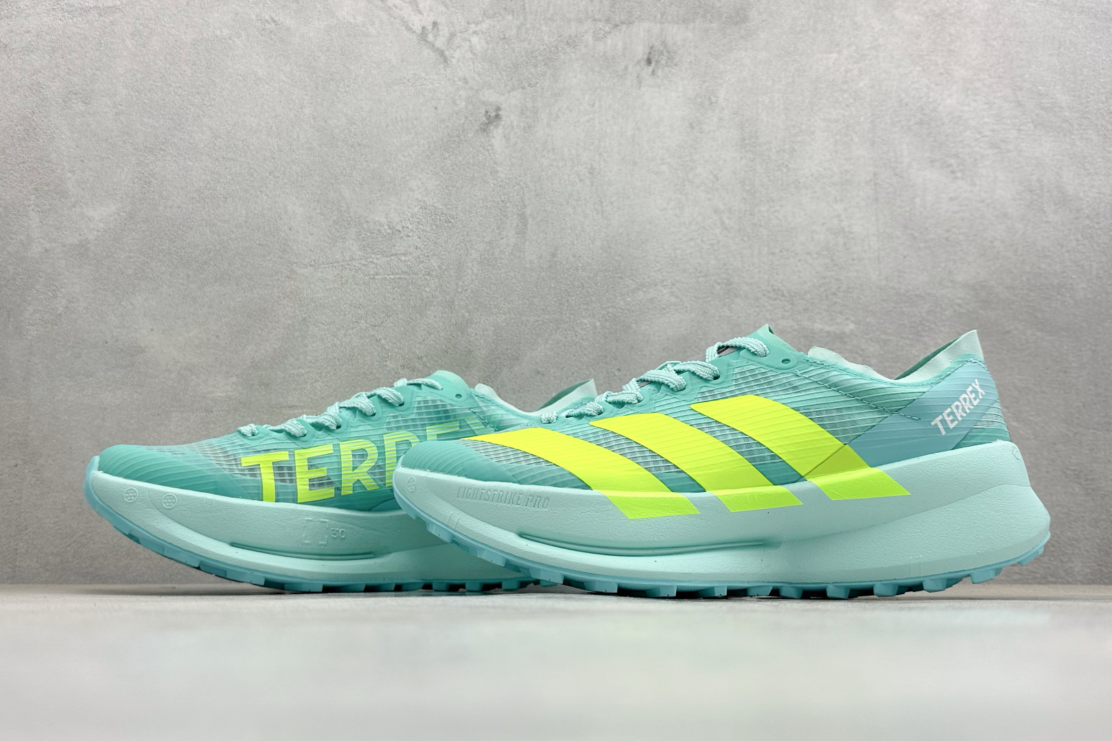Adidas Terrex Agravic Speedult 2 阿迪超轻透气缓震跑鞋 三叶草清风系列 网面透气鞋面 穿孔气垫 JS3526-Top High Quatity Cheap Sneakers Fashion Clothing Clothes Bags handbags Shoes of all Brand wholesale With The best Quality And Beautiful Price from China Factory Chinese suppliers wholesaler seller Adidas Terrex Agravic Speedult 2 阿迪超轻透气缓震跑鞋 三叶草清风系列 网面透气鞋面 穿孔气垫 JS3526