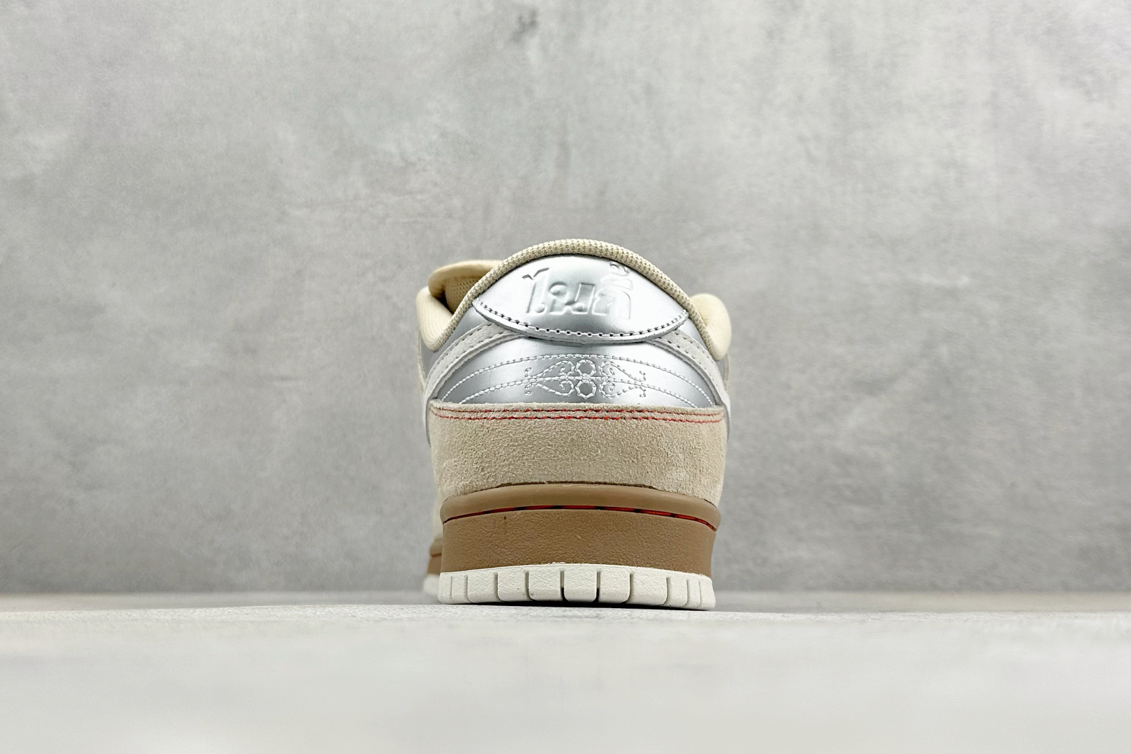 200 K版Nike SB Dunk Low 棕灰勾 低帮休闲板鞋 IB6206-701-Chinese UA Cheap High Quatity Brand Clothes Bags handbags Sneakers wholesale wholesaler seller from China Factory suppliers Fashion Clothing Shoes best Quality Beautiful Price 200 K版Nike SB Dunk Low 棕灰勾 低帮休闲板鞋 IB6206-701