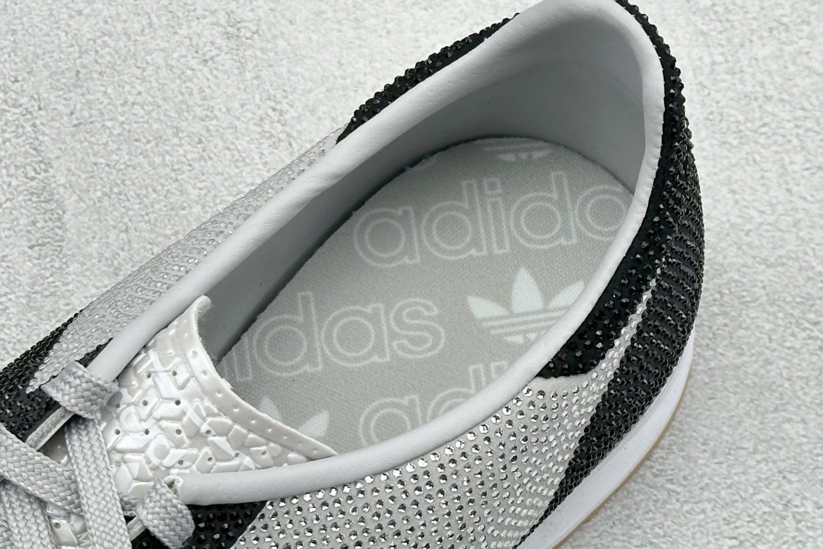 200 ML版AD Originals SL 72 RS 休闲防滑耐磨低帮板鞋 KJ6151-Chinese UA Cheap High Quatity Brand Clothes Bags handbags Sneakers wholesale wholesaler seller from China Factory suppliers Fashion Clothing Shoes best Quality Beautiful Price 200 ML版AD Originals SL 72 RS 休闲防滑耐磨低帮板鞋 KJ6151