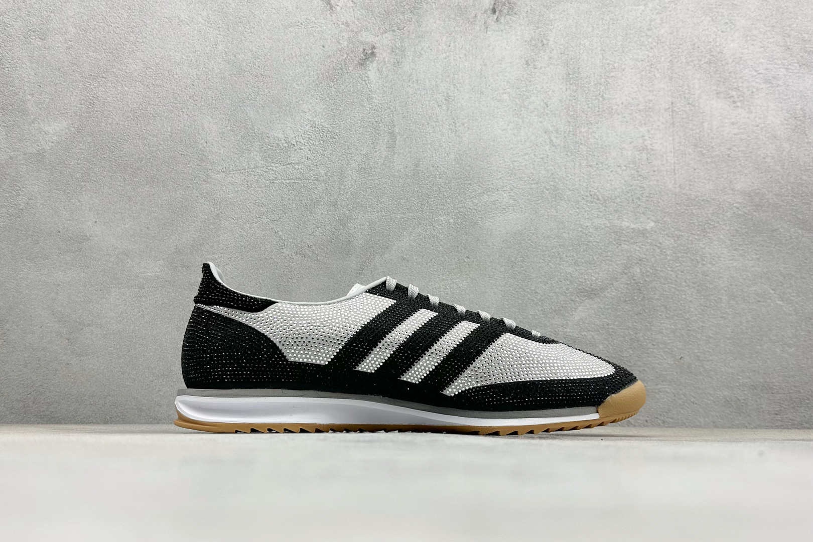 200 ML版AD Originals SL 72 RS 休闲防滑耐磨低帮板鞋 KJ6151-Chinese UA Cheap High Quatity Brand Clothes Bags handbags Sneakers wholesale wholesaler seller from China Factory suppliers Fashion Clothing Shoes best Quality Beautiful Price 200 ML版AD Originals SL 72 RS 休闲防滑耐磨低帮板鞋 KJ6151
