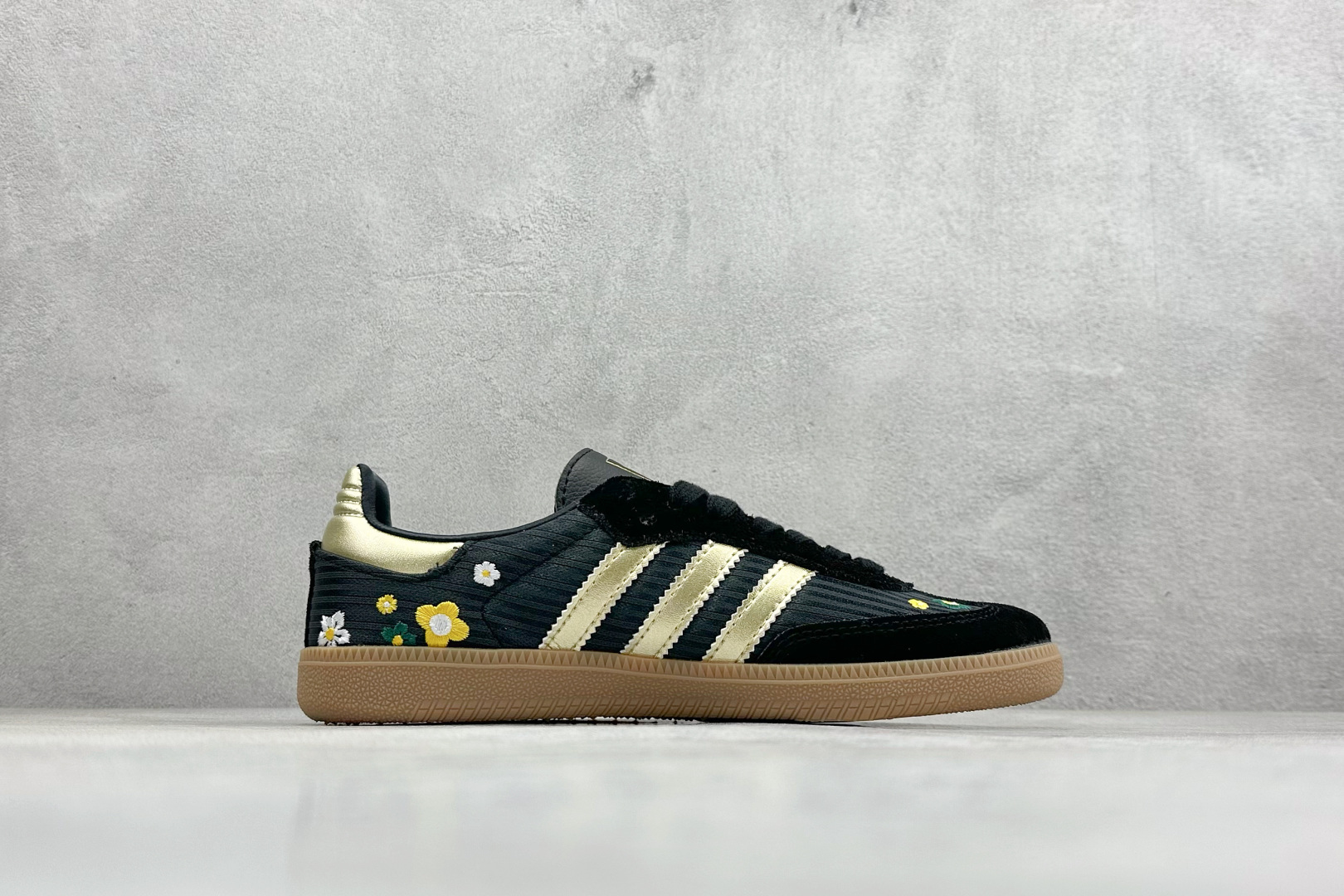 HZ版Adidas Samba 阿迪三叶草休闲板鞋 IH1331-Top High Quatity Cheap Sneakers Fashion Clothing Clothes Bags handbags Shoes of all Brand wholesale With The best Quality And Beautiful Price from China Factory Chinese suppliers wholesaler seller HZ版Adidas Samba 阿迪三叶草休闲板鞋 IH1331
