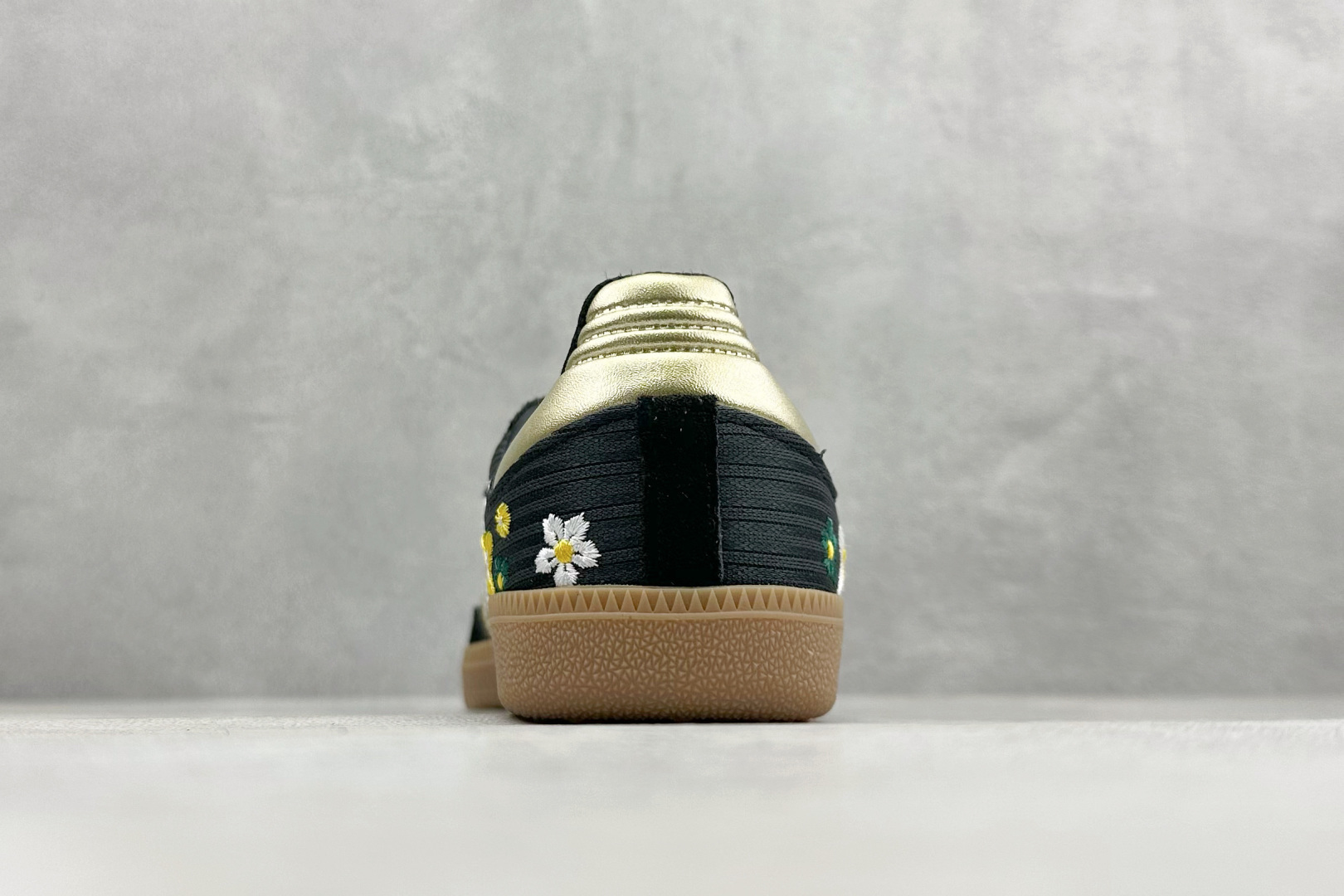 HZ版Adidas Samba 阿迪三叶草休闲板鞋 IH1331-Top High Quatity Cheap Sneakers Fashion Clothing Clothes Bags handbags Shoes of all Brand wholesale With The best Quality And Beautiful Price from China Factory Chinese suppliers wholesaler seller HZ版Adidas Samba 阿迪三叶草休闲板鞋 IH1331