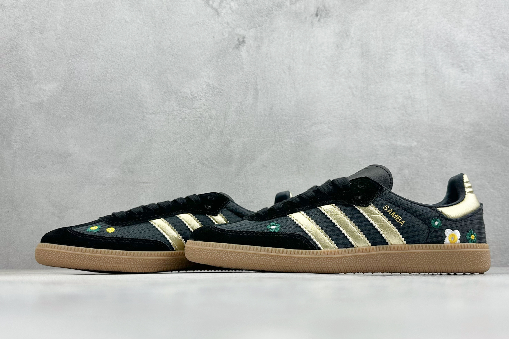HZ版Adidas Samba 阿迪三叶草休闲板鞋 IH1331-Top High Quatity Cheap Sneakers Fashion Clothing Clothes Bags handbags Shoes of all Brand wholesale With The best Quality And Beautiful Price from China Factory Chinese suppliers wholesaler seller HZ版Adidas Samba 阿迪三叶草休闲板鞋 IH1331