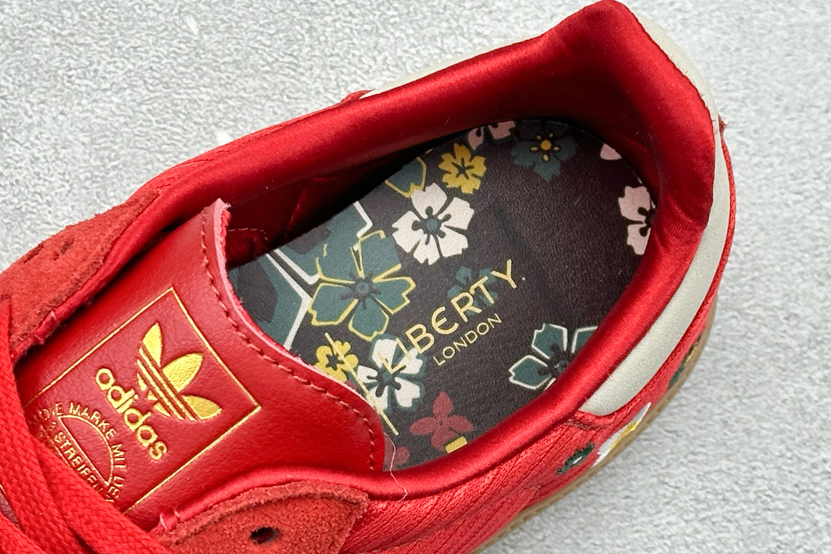 HZ版Adidas Samba 阿迪三叶草休闲板鞋 IH9056-Top High Quatity Cheap Sneakers Fashion Clothing Clothes Bags handbags Shoes of all Brand wholesale With The best Quality And Beautiful Price from China Factory Chinese suppliers wholesaler seller HZ版Adidas Samba 阿迪三叶草休闲板鞋 IH9056