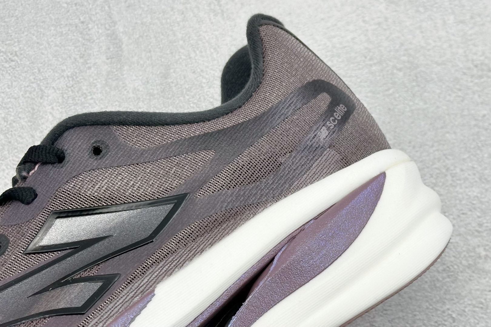 New Balance FuelCell系列 超轻量化低帮休闲运动慢跑鞋 MFCXVT6 New Balance FuelCell系列 超轻量化低帮休闲运动慢跑鞋 MFCXVT6