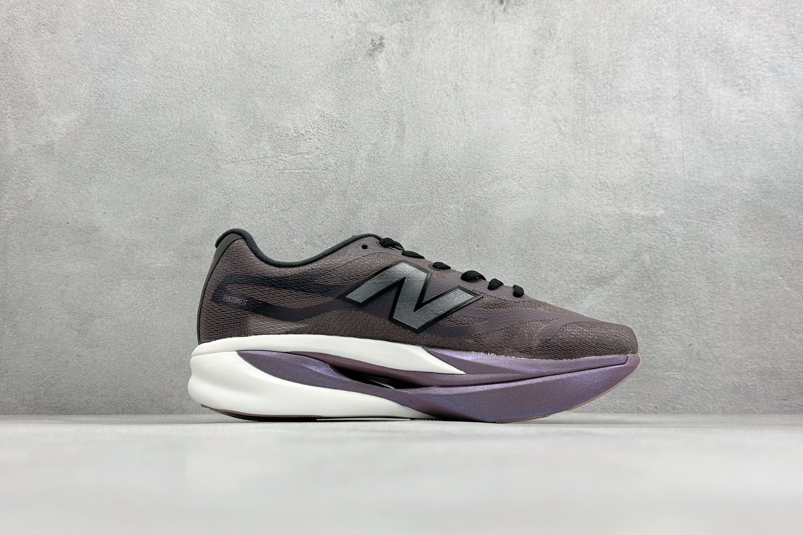 New Balance FuelCell系列 超轻量化低帮休闲运动慢跑鞋 MFCXVT6 New Balance FuelCell系列 超轻量化低帮休闲运动慢跑鞋 MFCXVT6