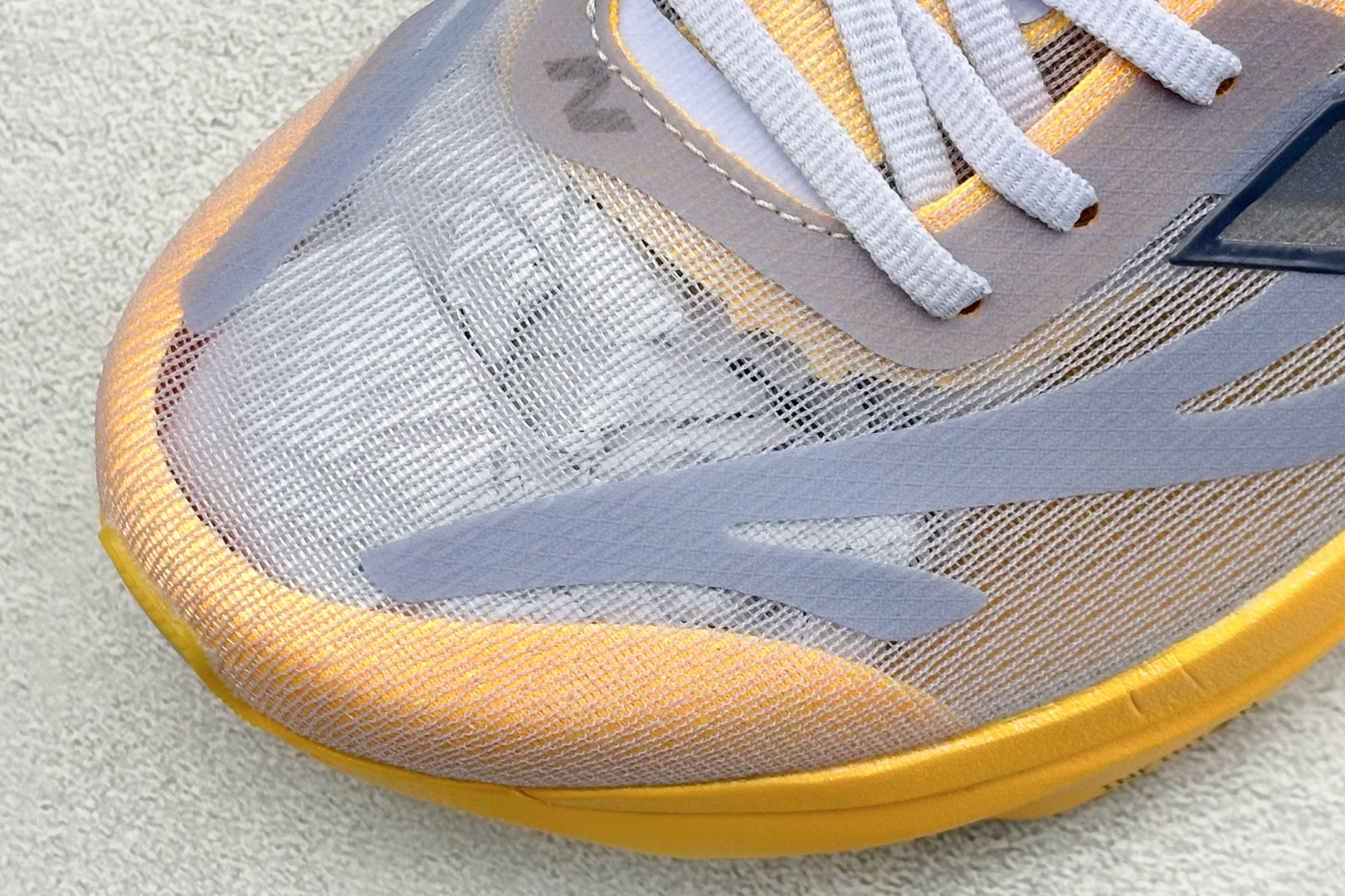 New Balance FuelCell系列 超轻量化低帮休闲运动慢跑鞋 MFCXGY6