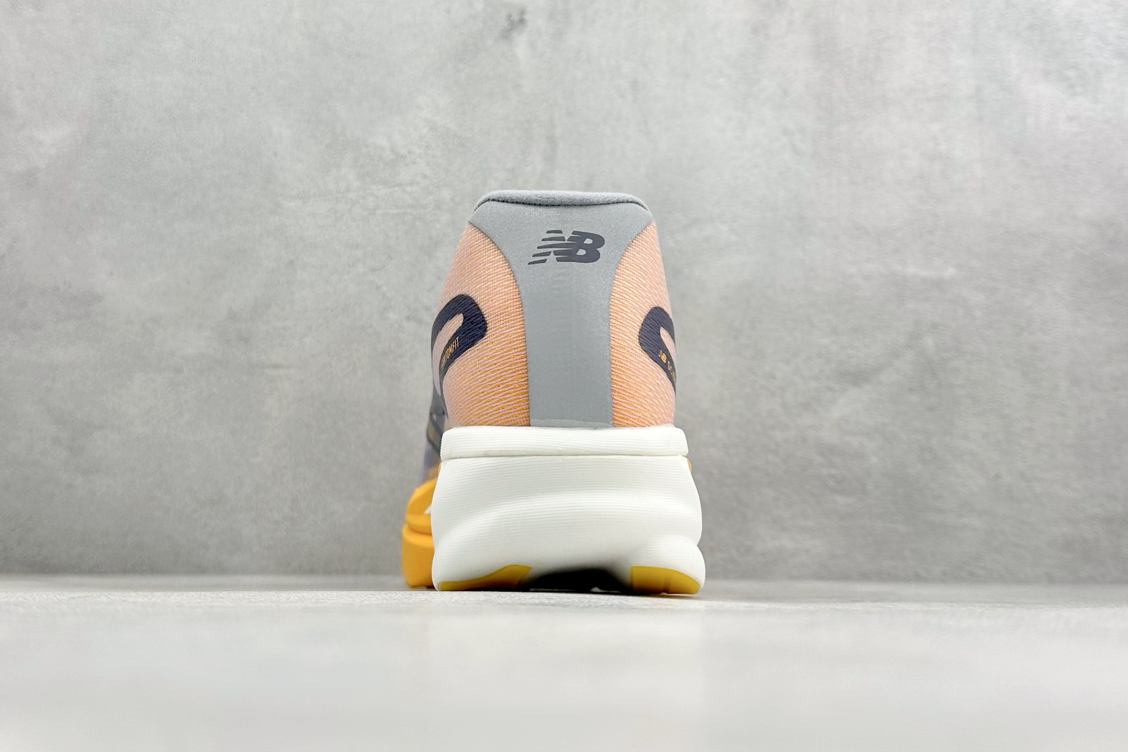 New Balance FuelCell系列 超轻量化低帮休闲运动慢跑鞋 MFCXGY6