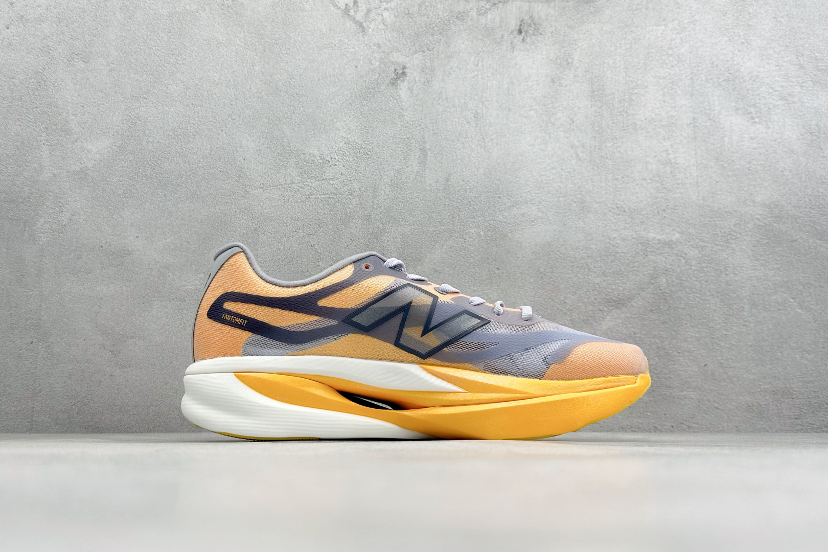 New Balance FuelCell系列 超轻量化低帮休闲运动慢跑鞋 MFCXGY6