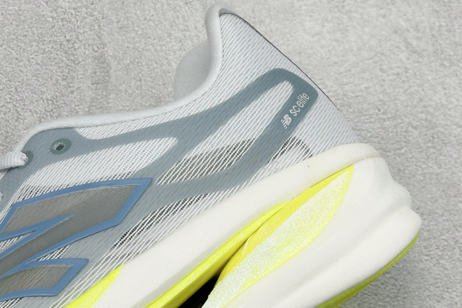 New Balance FuelCell系列 超轻量化低帮休闲运动慢跑鞋 MFCXBL6 New Balance FuelCell系列 超轻量化低帮休闲运动慢跑鞋 MFCXBL6