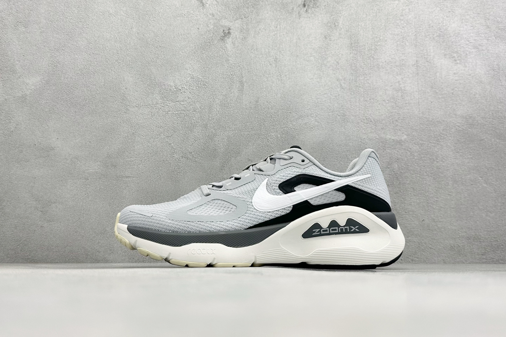 NIKE STRUCTURE PLUS 耐克 舒适减震防滑 低帮跑步鞋 HQ3048-002 NIKE STRUCTURE PLUS 耐克 舒适减震防滑 低帮跑步鞋 HQ3048-002