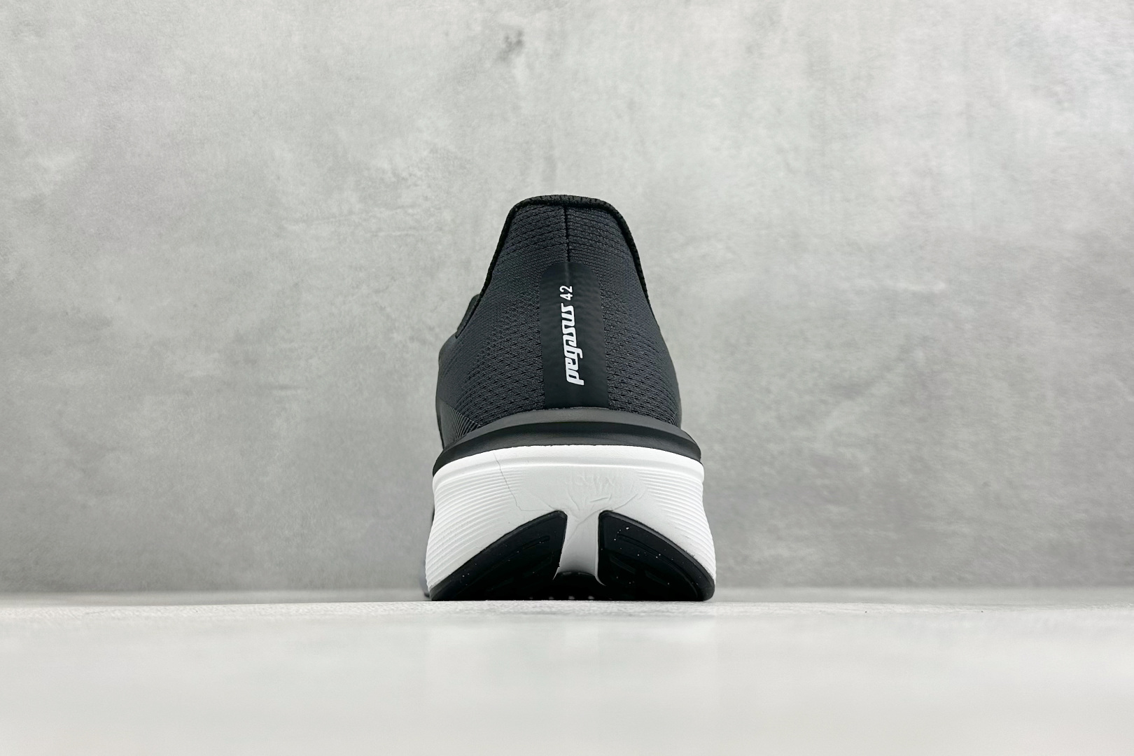 NK Air Zoom Pegasus 42代 耐磨防滑运动跑步鞋 IB1873-002 NK Air Zoom Pegasus 42代 耐磨防滑运动跑步鞋 IB1873-002