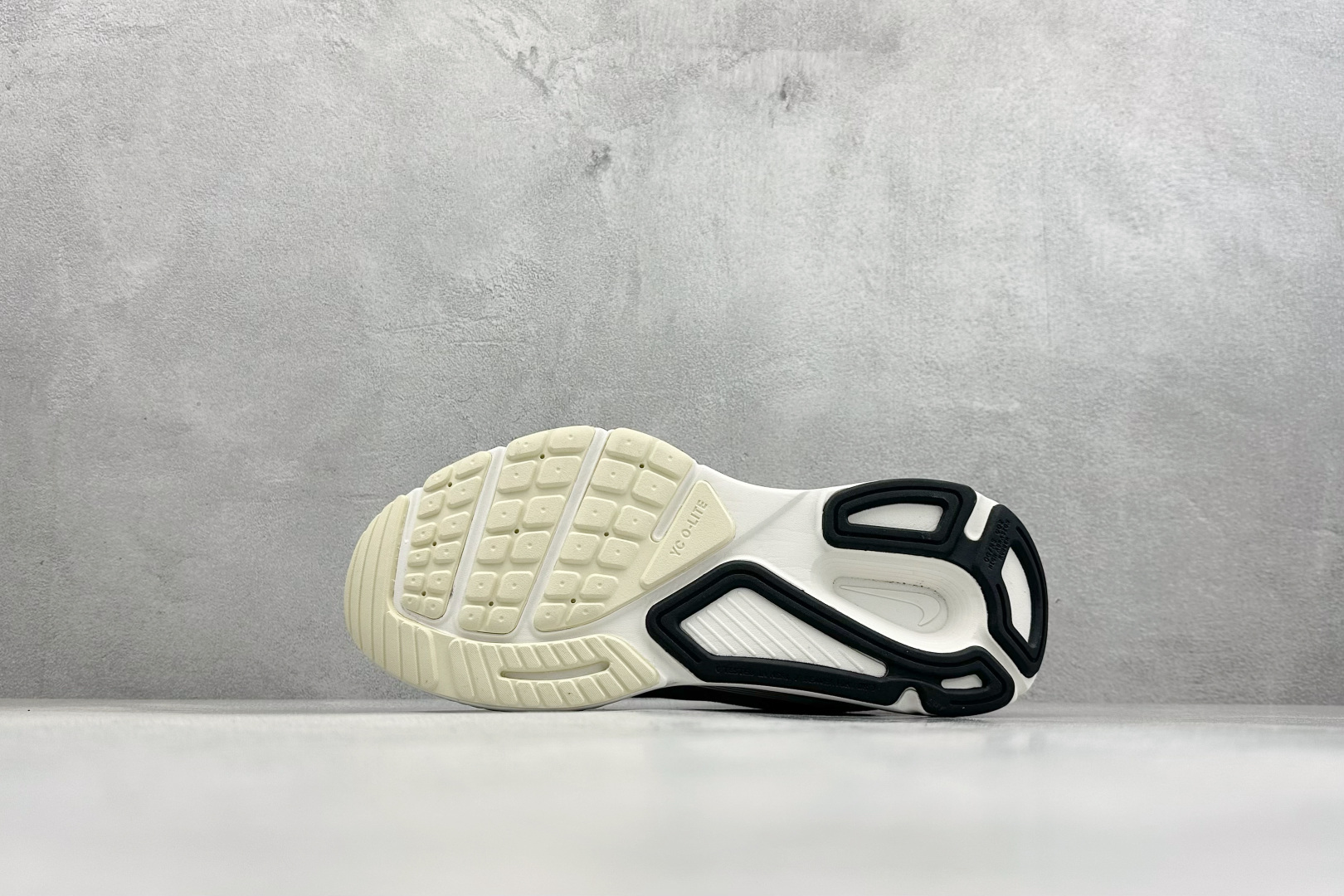 NIKE STRUCTURE PLUS 耐克 舒适减震防滑 低帮跑步鞋 HQ3048-002 NIKE STRUCTURE PLUS 耐克 舒适减震防滑 低帮跑步鞋 HQ3048-002