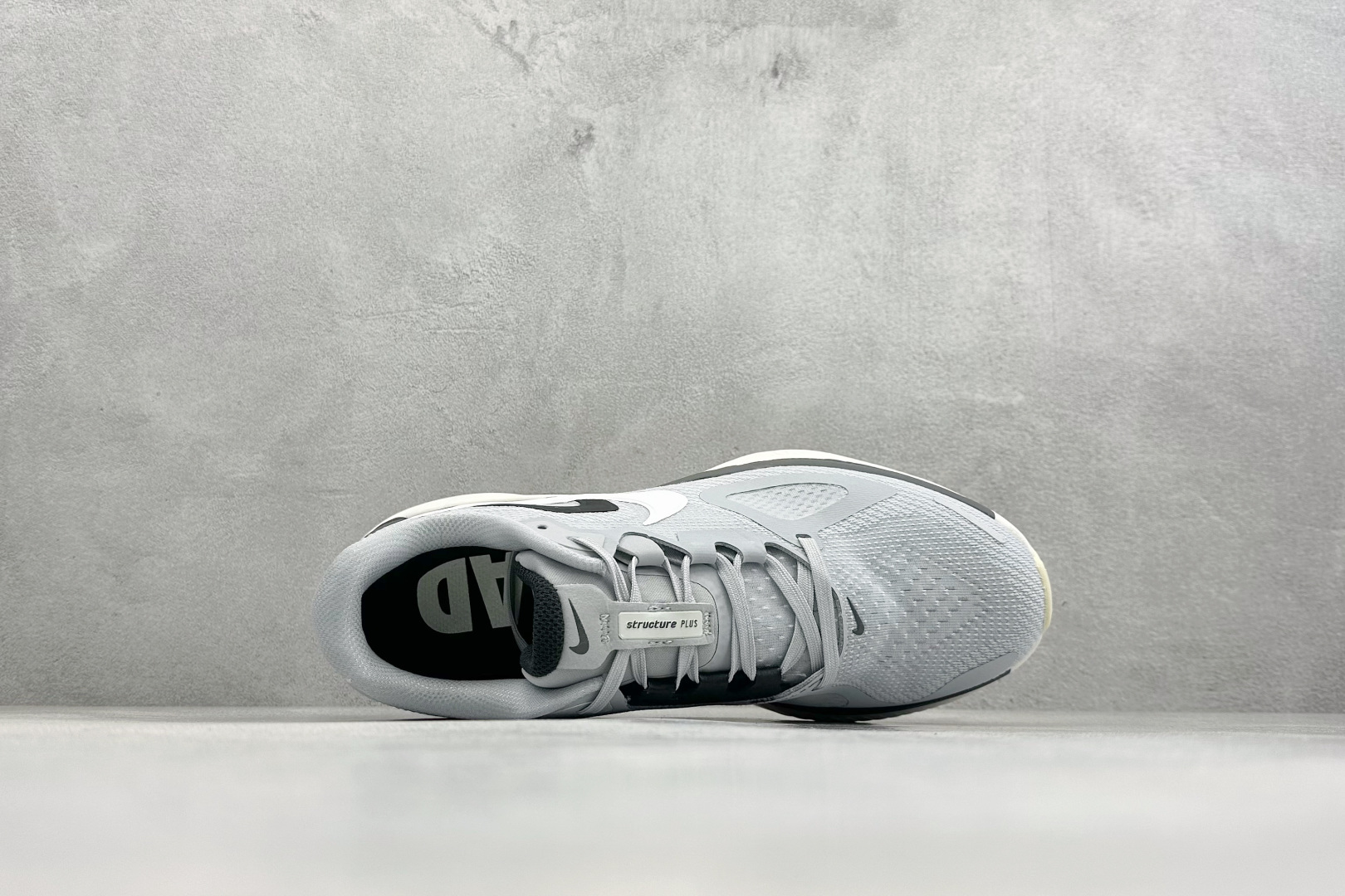 NIKE STRUCTURE PLUS 耐克 舒适减震防滑 低帮跑步鞋 HQ3048-002 NIKE STRUCTURE PLUS 耐克 舒适减震防滑 低帮跑步鞋 HQ3048-002