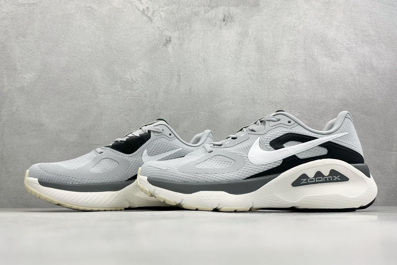 NIKE STRUCTURE PLUS 耐克 舒适减震防滑 低帮跑步鞋 HQ3048-002 NIKE STRUCTURE PLUS 耐克 舒适减震防滑 低帮跑步鞋 HQ3048-002
