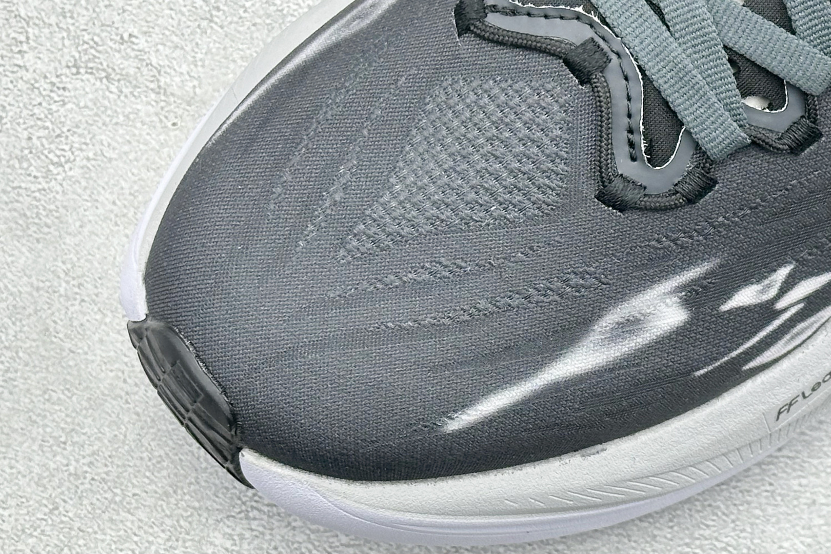 Asics SuperBlast 3 轻量回弹舒适透气支撑跑步鞋 103A168-206 Asics SuperBlast 3 轻量回弹舒适透气支撑跑步鞋 103A168-206
