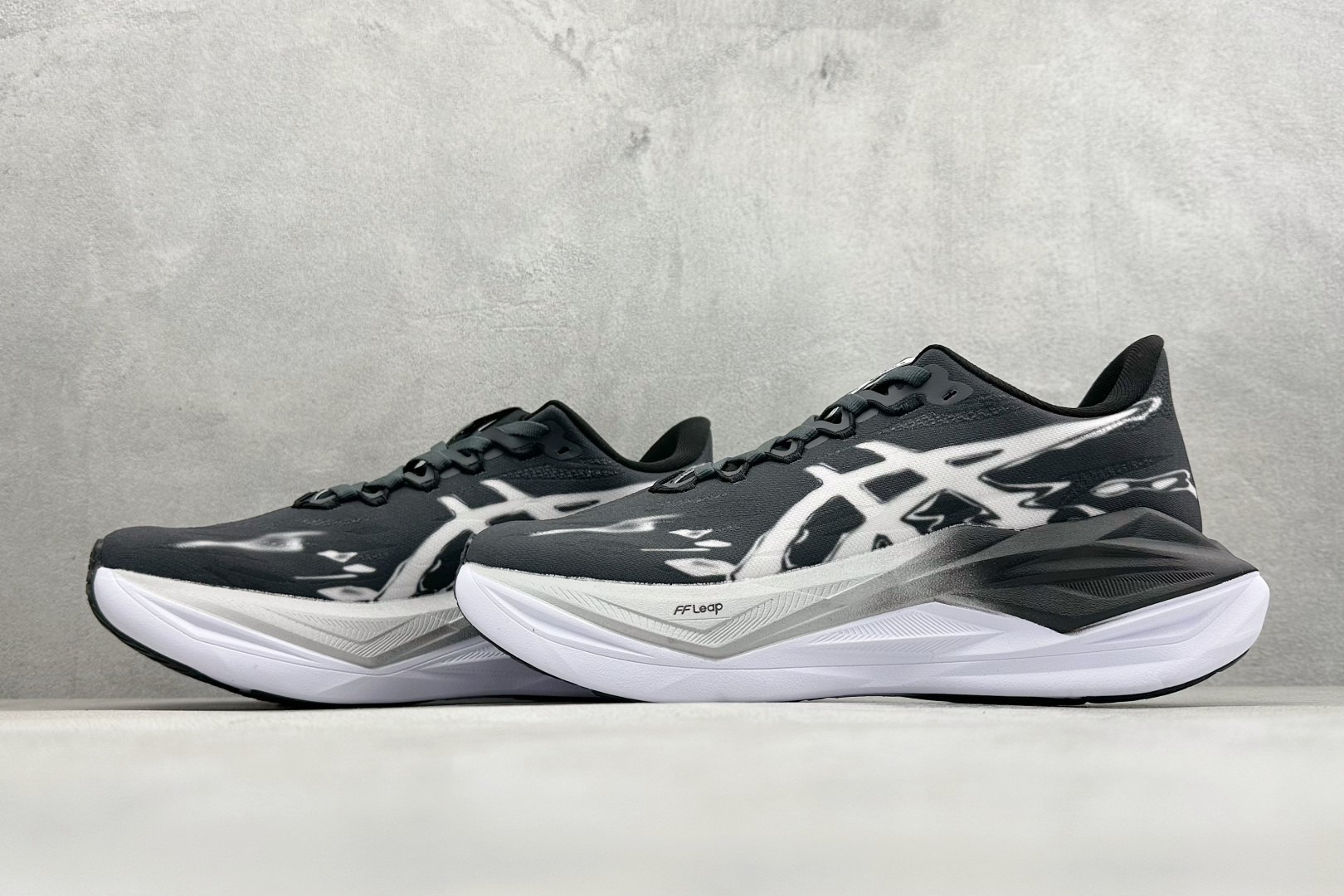 Asics SuperBlast 3 轻量回弹舒适透气支撑跑步鞋 103A168-206 Asics SuperBlast 3 轻量回弹舒适透气支撑跑步鞋 103A168-206