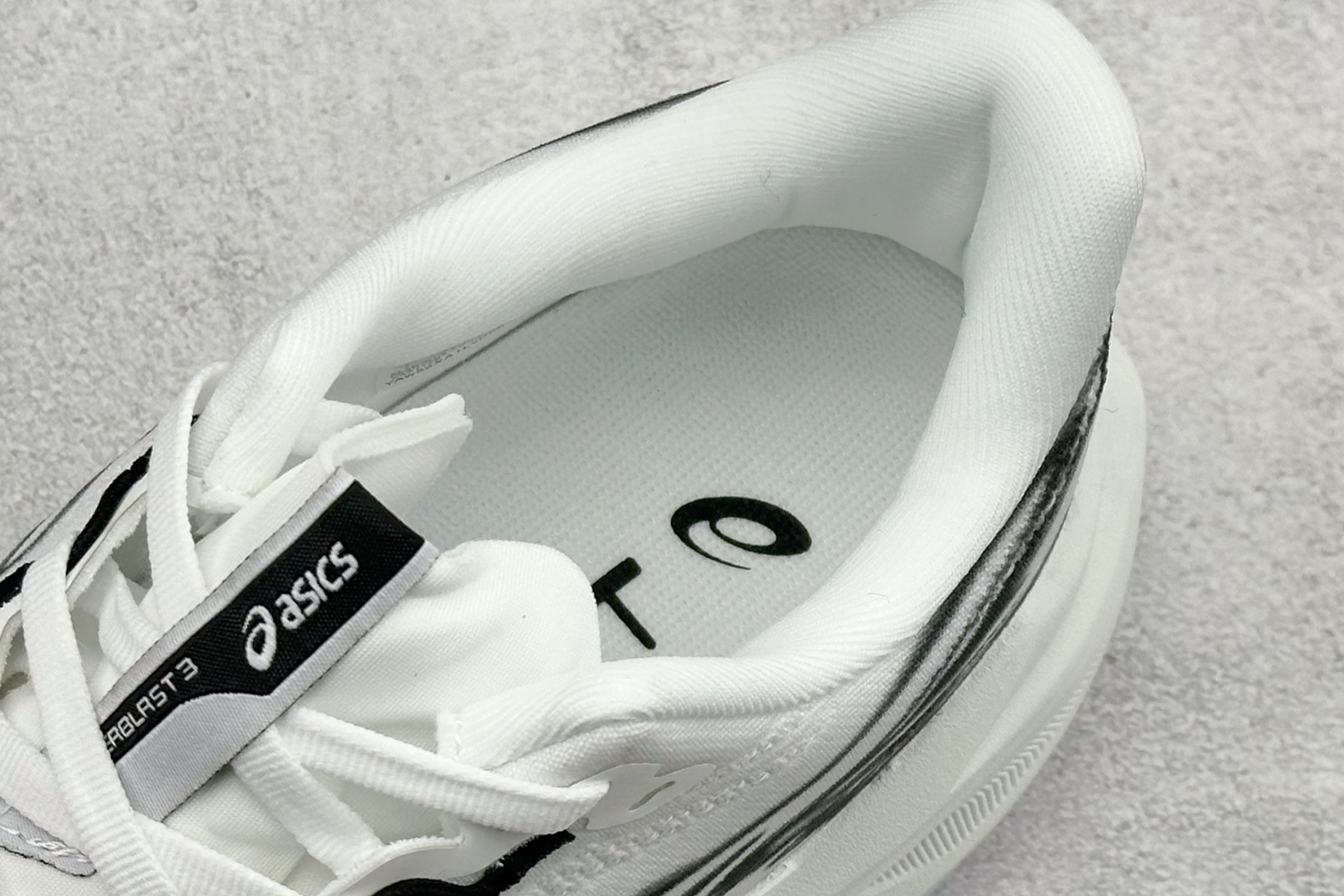 Asics SuperBlast 3 轻量回弹舒适透气支撑跑步鞋 1013A177-002