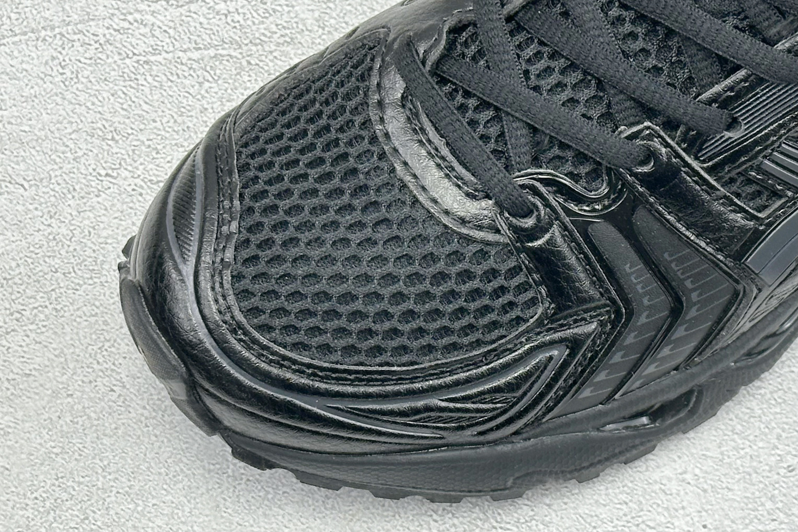ASICS GEL - KAYANO 14 系列轻量缓震休闲运动跑步鞋 1201A019-001 ASICS GEL - KAYANO 14 系列轻量缓震休闲运动跑步鞋 1201A019-001