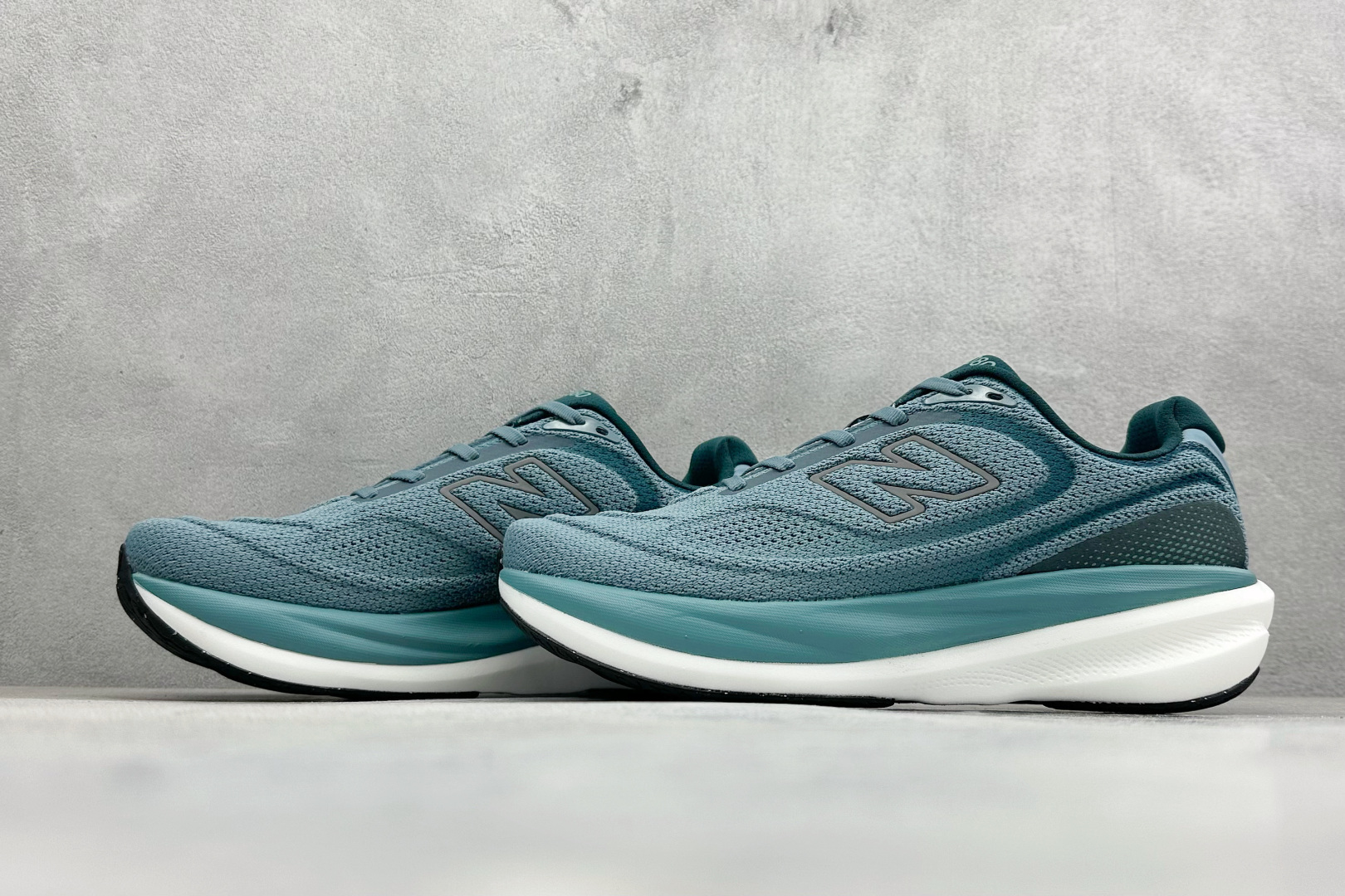 NEW BALANCE 1080 缓震运动鞋NB透气休闲鞋 DETAIL INFO可靠的舒适性和高性能相结合 M10807RO NEW BALANCE 1080 缓震运动鞋NB透气休闲鞋 DETAIL INFO可靠的舒适性和高性能相结合 M10807RO