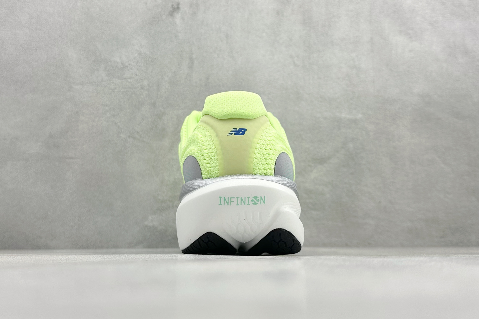 NEW BALANCE 1080 缓震运动鞋NB透气休闲鞋 DETAIL INFO可靠的舒适性和高性能相结合 M10802HR NEW BALANCE 1080 缓震运动鞋NB透气休闲鞋 DETAIL INFO可靠的舒适性和高性能相结合 M10802HR
