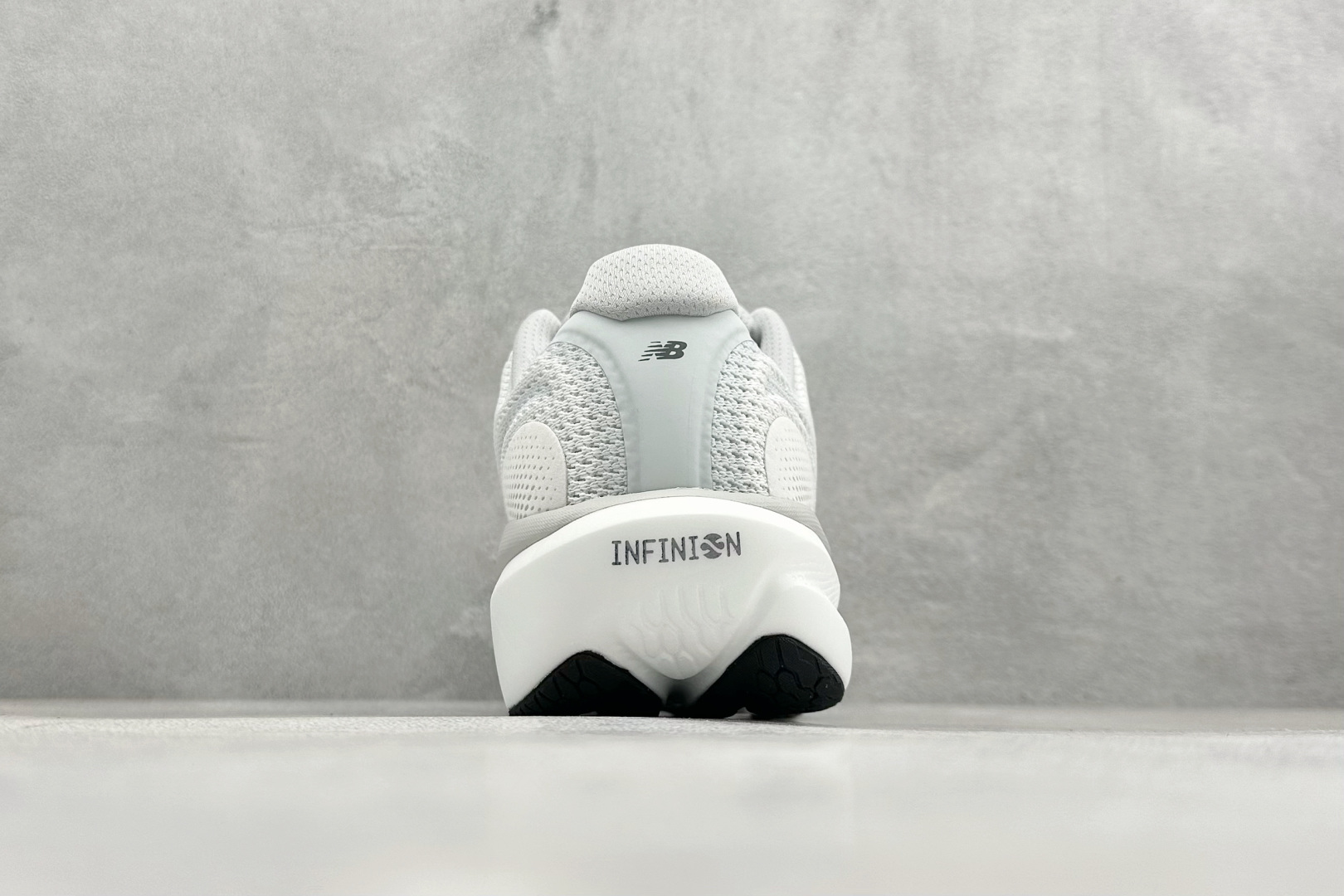 220 NEW BALANCE 1080 缓震运动鞋NB透气休闲鞋 DETAIL INFO可靠的舒适性和高性能相结合 M10807E3